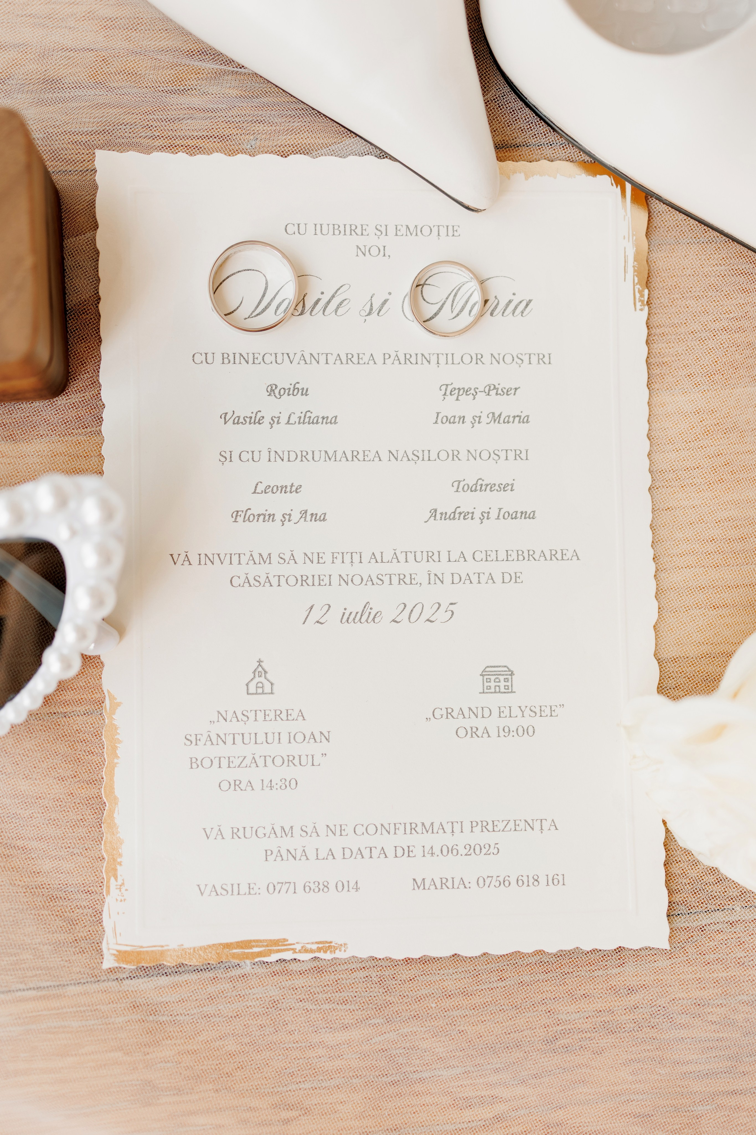 Maria & Vasile. Wedding Photographer, based in Iasi, Romania, but will travel all over the globe to make sure you look amazing in all your wedding photos