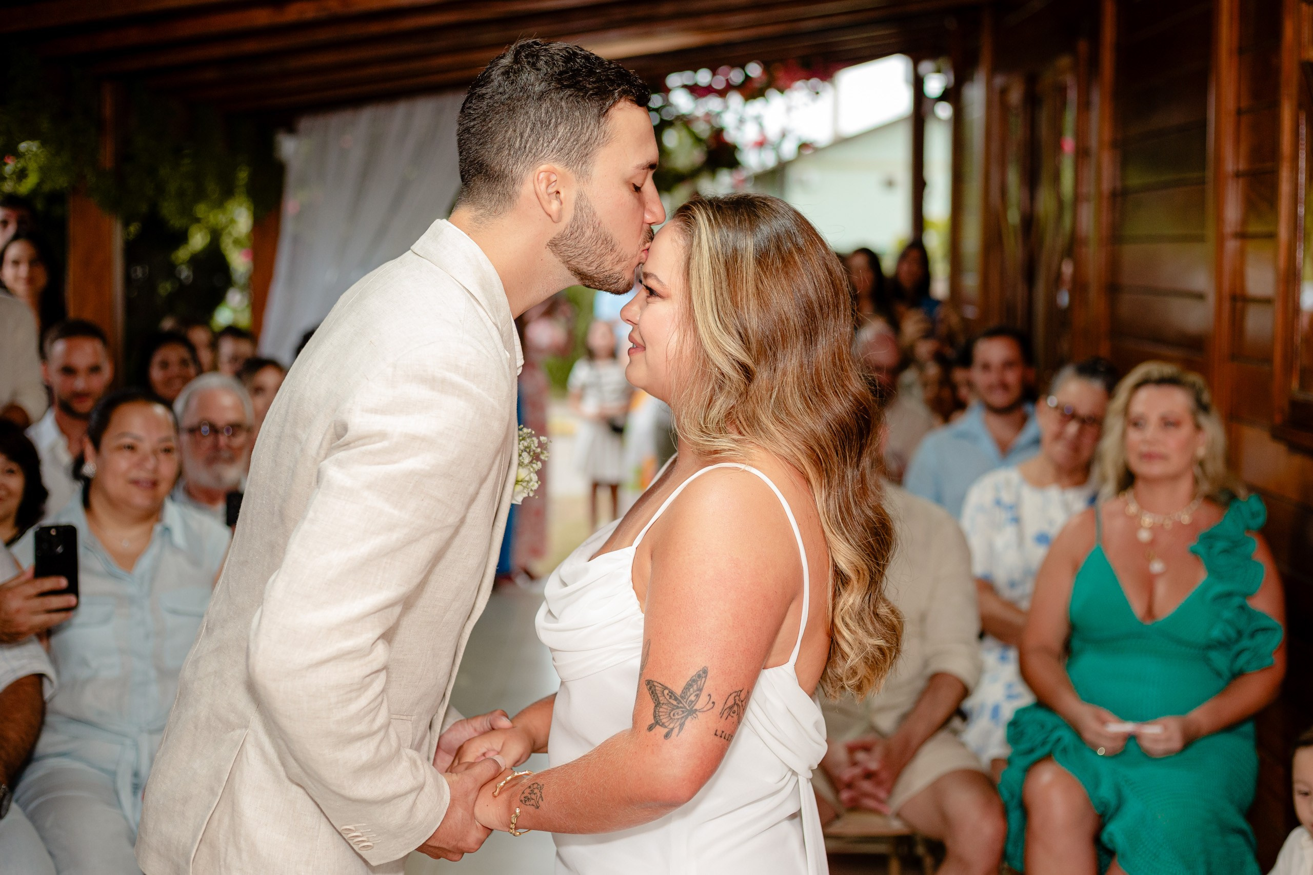 Cerimônia de casamento intimista em Bombinhas — Sarah e Eduardo