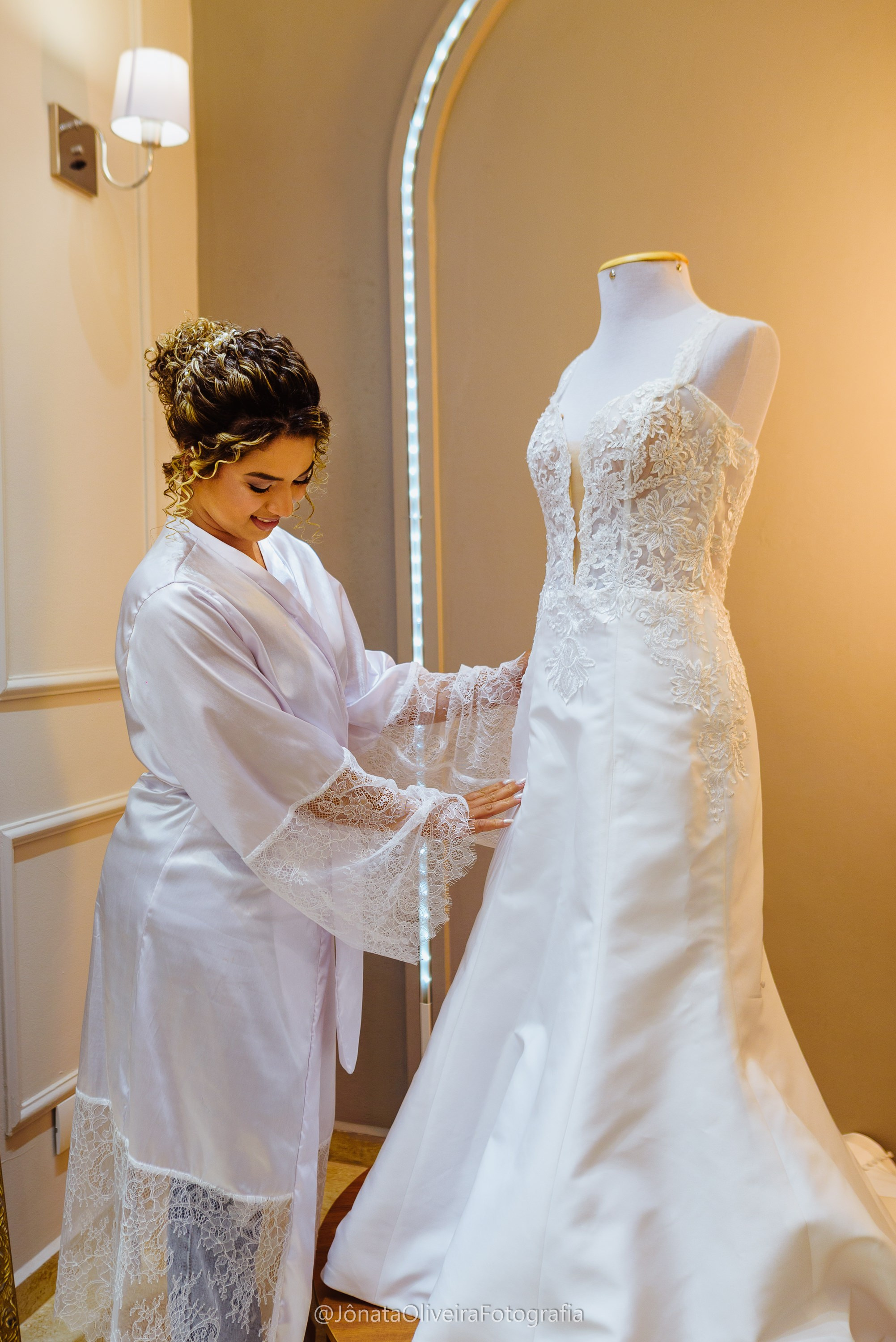 Vestido de noiva making of da noiva. Fotografia de casamentos e ensaios em avaré Jônata Oliveira