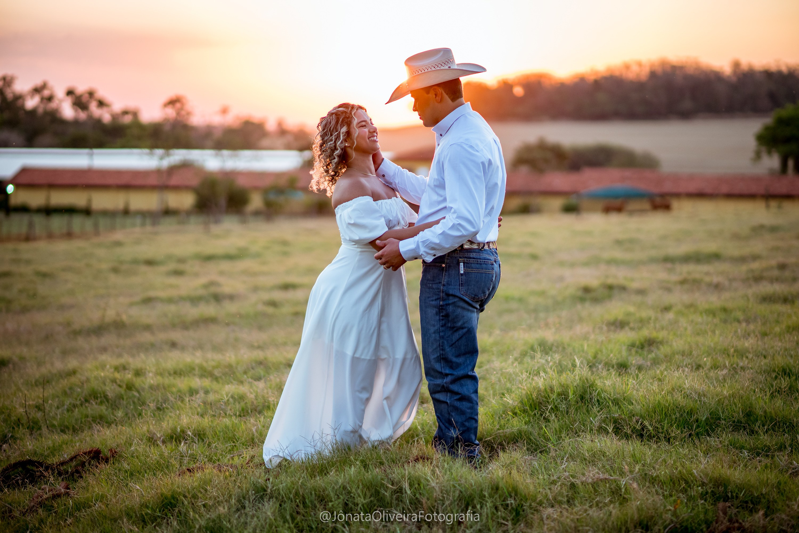 Pre Wedding Luérica e Vinicius. Fotografia de casamentos e ensaios em avaré Jônata Oliveira
