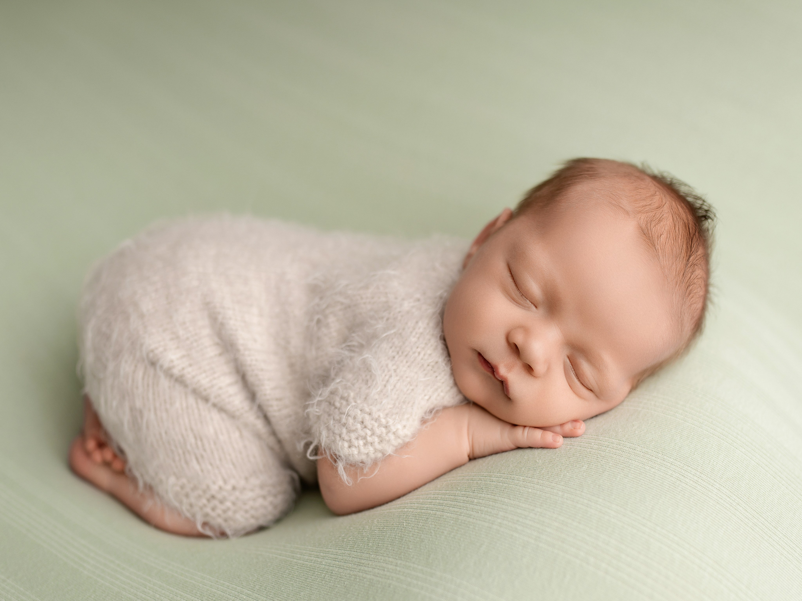 Esu Aleksandra naujagimių ir kudikių fotografė iš Vilniaus