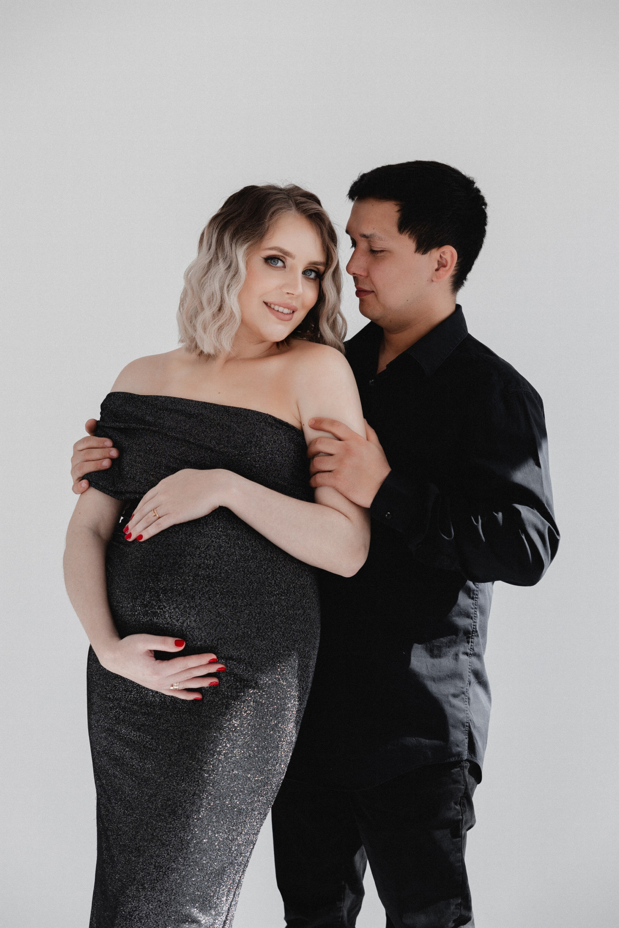 Babybauch Shooting im Fotostudio | Schwangerschaftsfotos in Bochum. Hochzeitsfotografin Bochum | Halyna Reiche Fotografie NRW