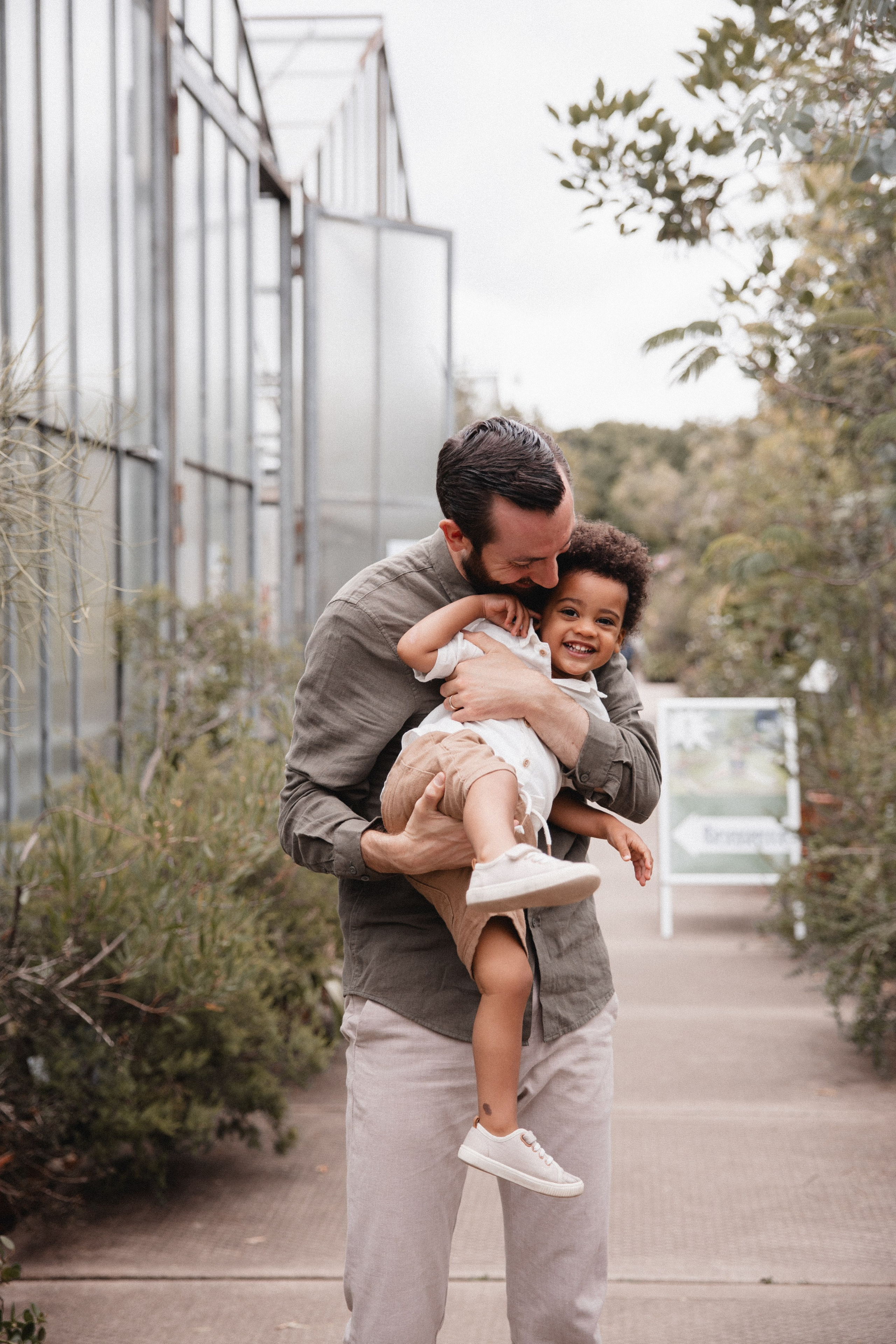 Babybauch Shooting im Botanischen Garten Bochum | Reiche Fotografie. Hochzeitsfotografin Bochum | Halyna Reiche Fotografie NRW