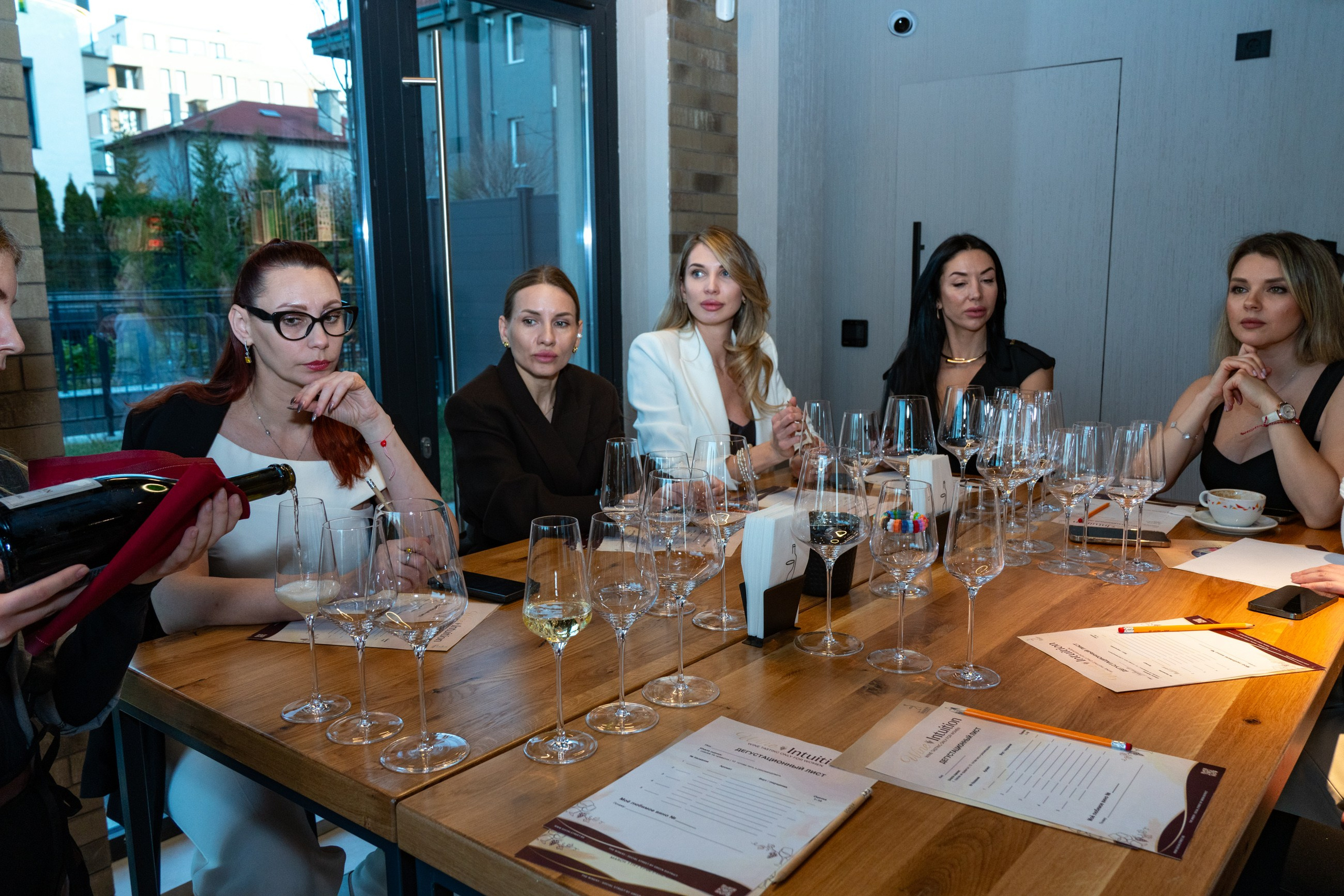 Фоторепортаж с винной дегустации в Софии | Wine Intuition. Portrait & Boudoir Photographer in Sofia | Taymuraz Gumerov