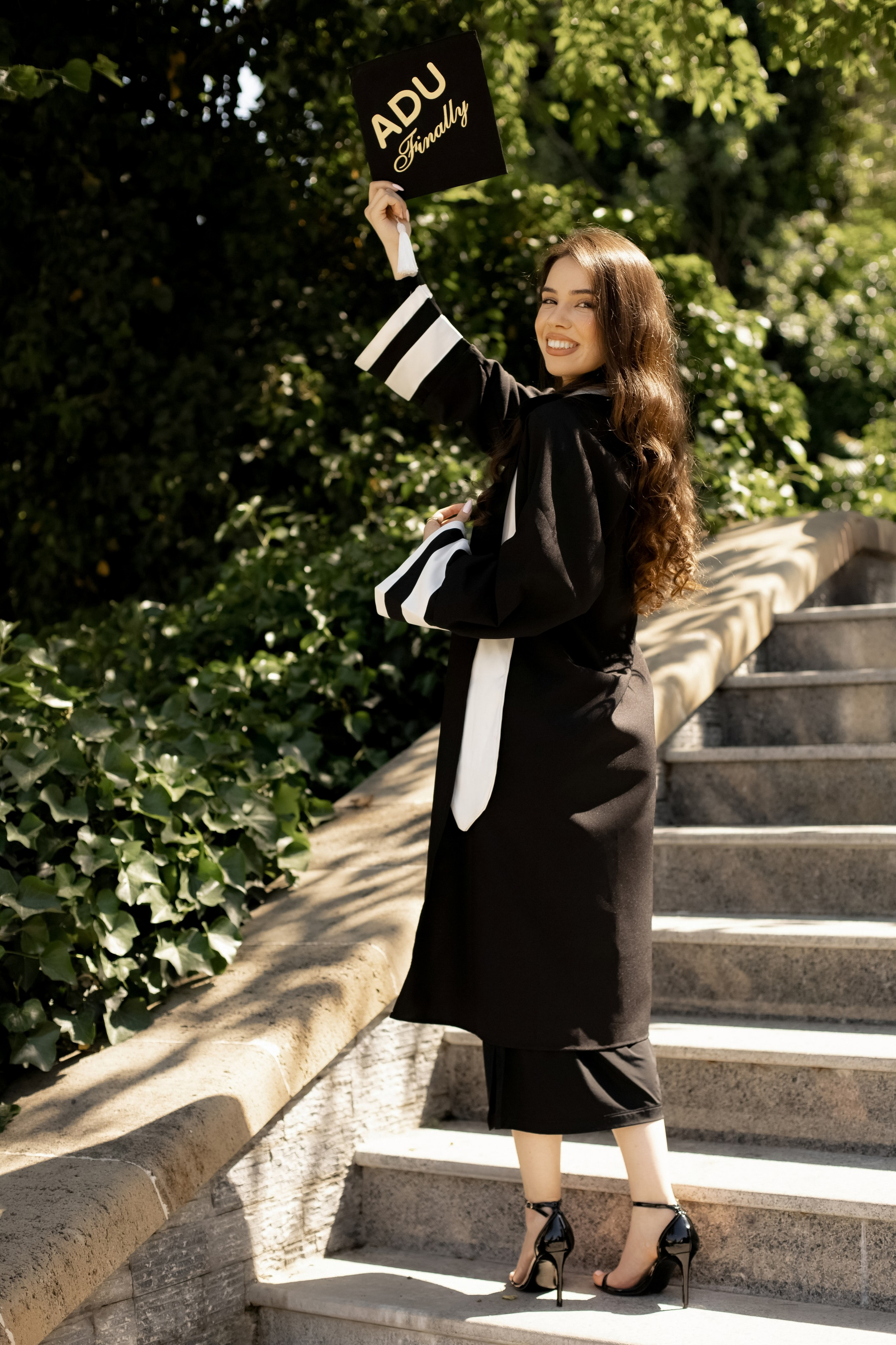 Premium mezun xalati, qara mezun geyimi, ag mezun libasi, qirmizi sarfli mezun paltari, mezun aksesuarlar, mezun papaqlari, mezun lentleri, mezun hediyyeleri, mezun fotosessiya geyimleri, mezun cekilisi ucun geyimler, mezun tedbirleri ucun aksesuarlar, mezun geyimlerinin icare ve satisi, premium mezun libaslari, mezun geyimleri online sifaris, mezun geyimleri Bakida, mezun geyimleri qiymetleri, mezun geyimleri modelleri, Mezun cekilisi, mezun fotosessiyasi, mezun cekilisi ucun geyimler, mezun mantiyasi cekilisi, mezun fotosessiya ideyalari, mezun gunu fotosessiya, mezun xatireleri, mezun papaqlari ile fotosessiya, mezun lentleri ile cekilis, ferdi mezun fotosessiyasi, qrup mezun cekilisi, mezun fotosessiya mekani, mezun ucun ideal cekilis fonlari, mezun fotosessiya aksesuarlari, mezun albomu sekilleri, mezun cekilisi poza ideyalari, universitet mezun fotosessiyasi, kollektiv mezun fotosessiyasi, mezun xalatlari ile cekilis, mezun mantiyasi fotosessiyasi, mezun geyimleri ile professional cekilis, mezun tebrik fotosessiyasi, en yeni mezun cekilis trendləri, mezun fotosessiya xidmetleri, premium mezun cekilisi, mezun cekilisi ucun dekorlar, mezun fotosessiyasi aksesuarlar, mezun gunu en gozel fotolar, mezun cekilisi fotostudiya, bakida mezun fotosessiyasi, xaricde mezun cekilisi, mezun gunune ozel cekilis,Məzun mantiyaları, eksklüziv məzun geyimləri, ağ və qara məzun libasları, məzun üçün xüsusi şarf modelləri, məzun papağı və aksesuarları, fərdi dizayn məzun geyimləri, məzun tədbiri üçün ən yaxşı seçimlər, məzun fotosessiyası üçün ideal libaslar, məzun mərasimi geyimləri, keyfiyyətli məzun mantiyası, rahat və şık məzun geyimləri, məzun üçün lent və tac modelləri, məzun simvolik medalları, icarəyə verilən məzun libasları, məzun geyimlərinin sərfəli qiymətləri, onlayn məzun geyimi sifarişi, məzun paltarı mağazası, dəbli məzun geyimləri, premium məzun mantiyalarının satışı, universitet məzunları üçün mantiyalar, kollektiv məzun geyimləri, məktəb məzunları üçün geyimlər, diplom mərasimi üçün geyimlər, fərqli rəngdə məzun libasları, ən yeni məzun geyimləri, rahat və premium məzun geyimi seçimləri, Bakıda məzun geyimi mağazası, məzun üçün ən yaxşı libaslar