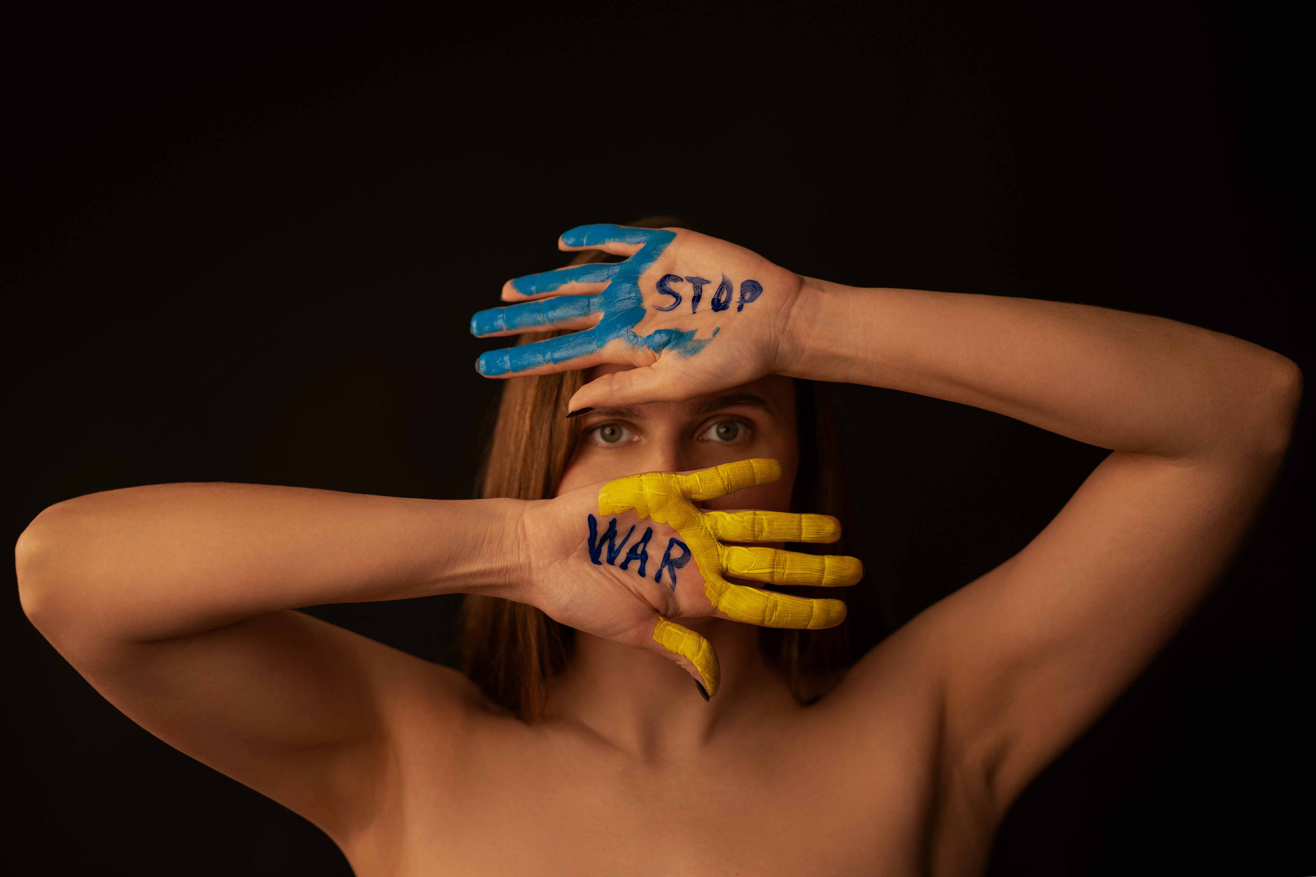 GALERIA BENEFICA 💛💙. Fotógrafo de bodas y familias en España, Málaga, Marbella