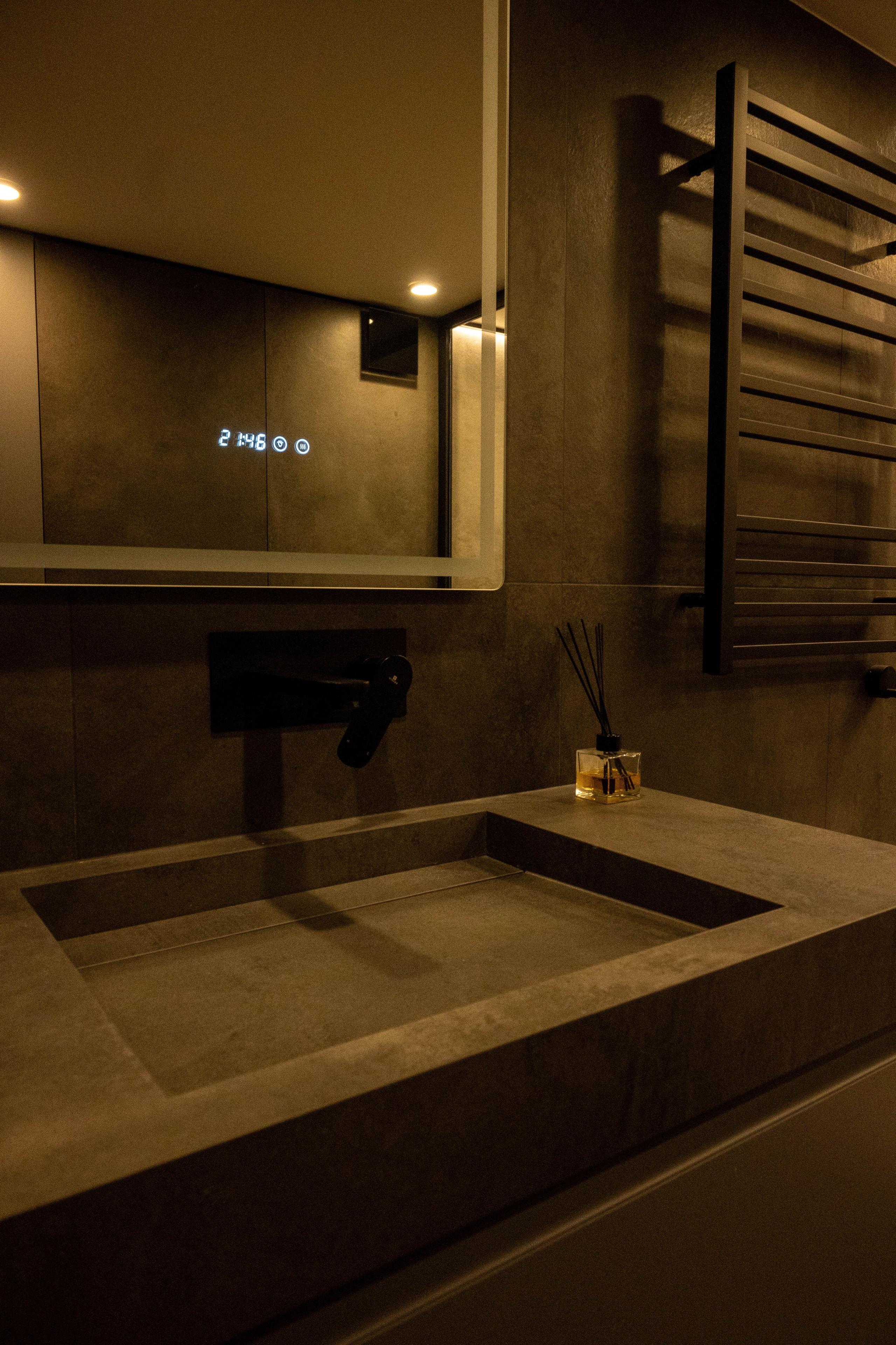 The apartment is on two levels. Fotograf Dmitrii Donets