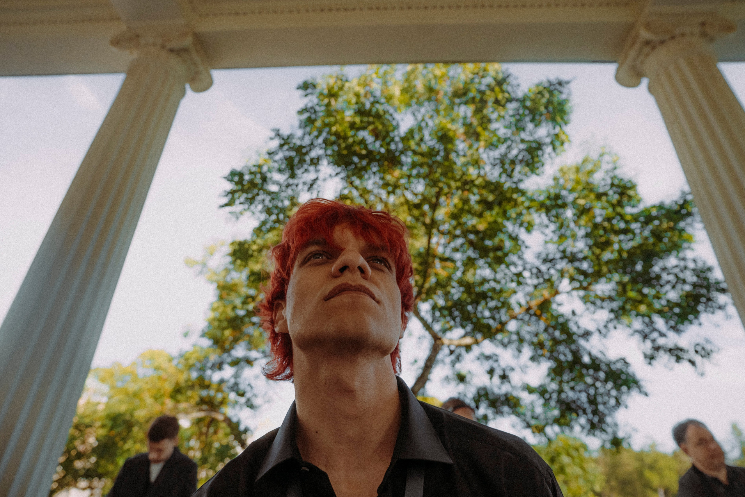 2025. Стрит-фотография, полная абсурда, идиотизма и красоты