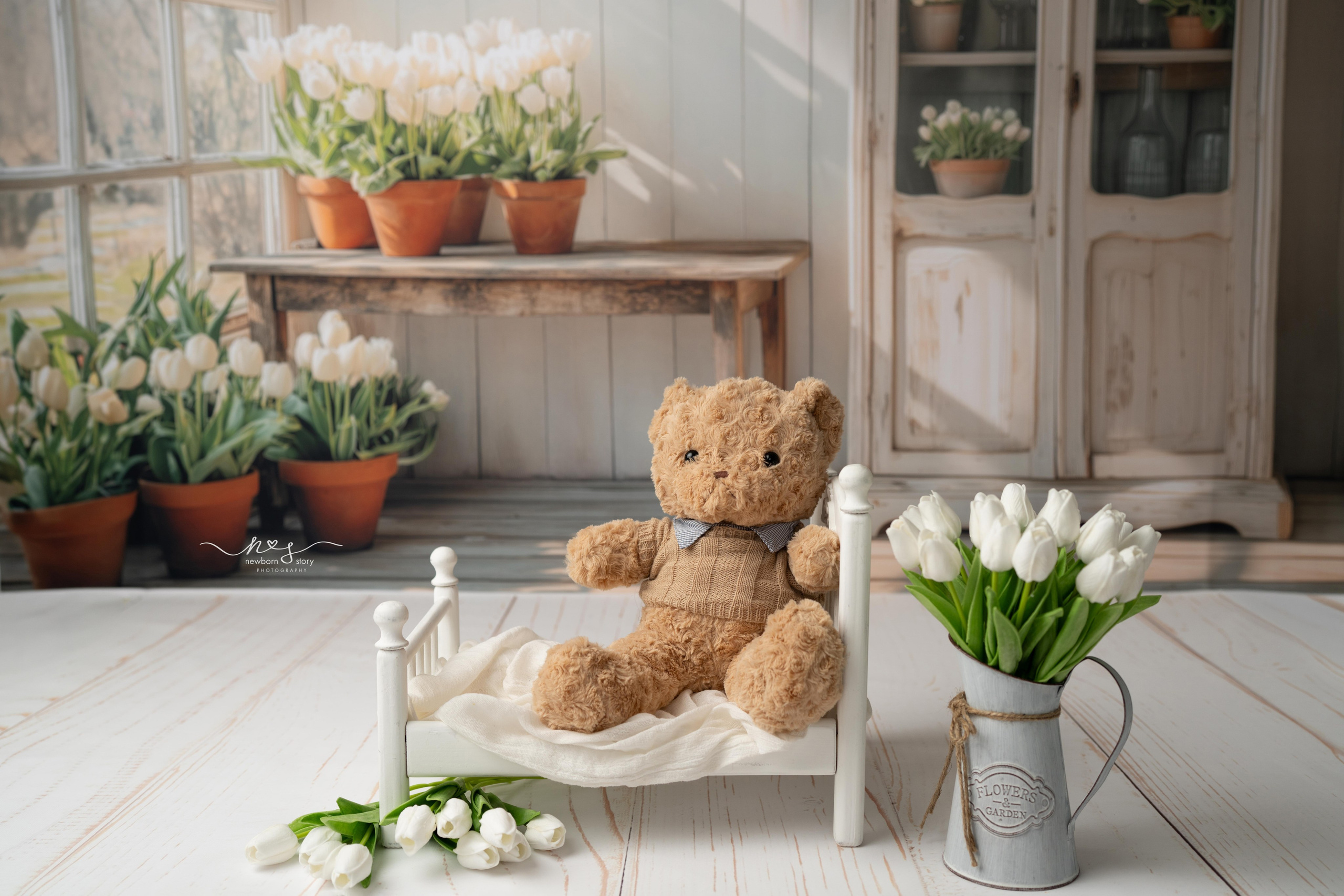 CAKE SMASH PHOTOGRAPHY. Newborn, Sitter and Cake Smash Photographer in Doha, Qatar