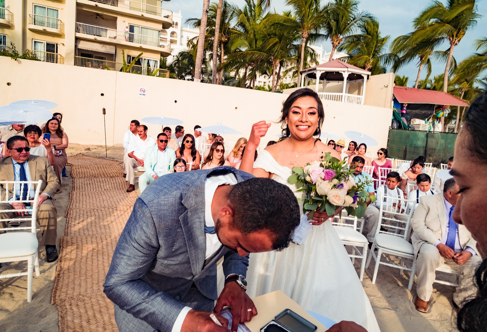 Lupita y Abel / Puerto Vallarta. Wedding and family photographer in Mexico City