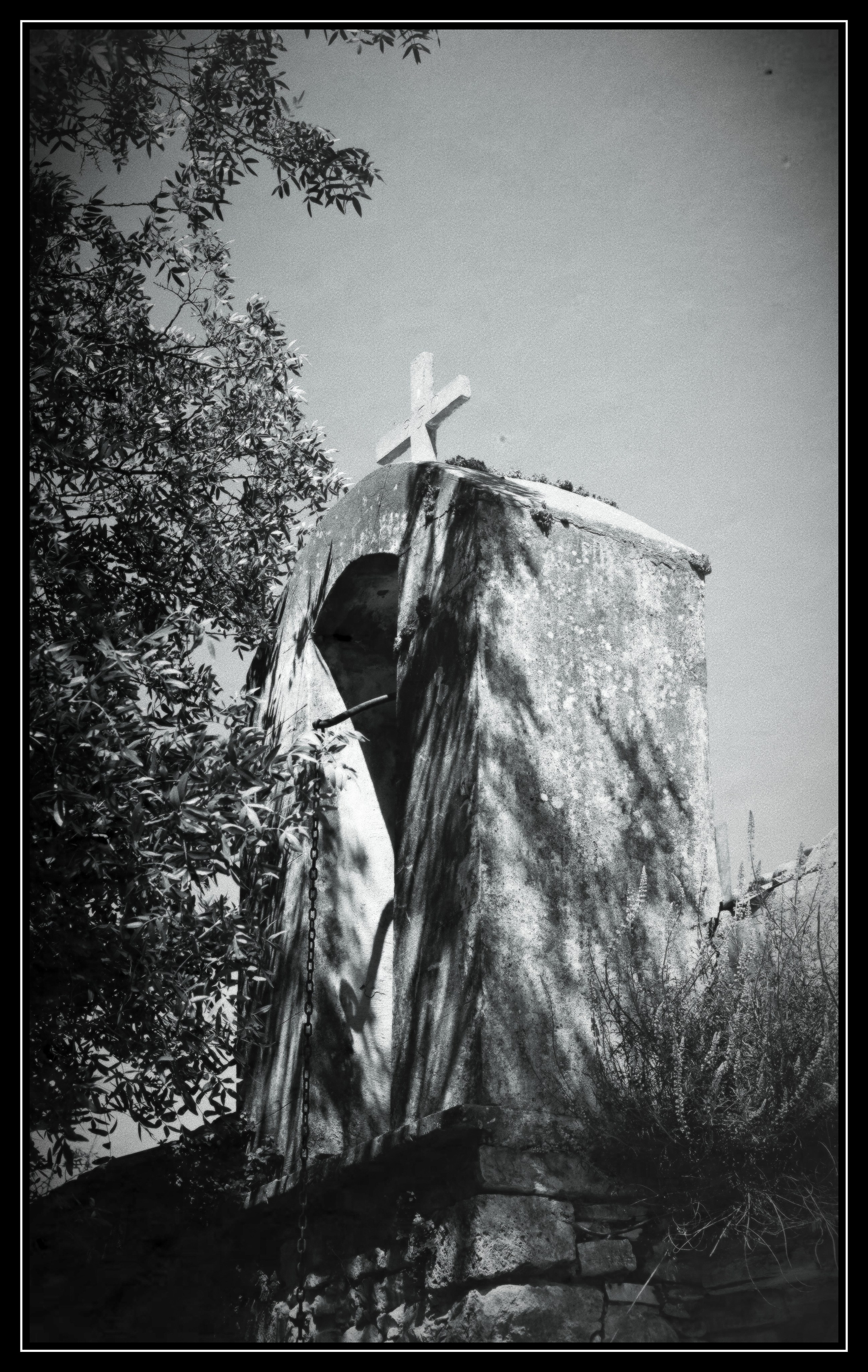 Capturing Life in Black and White - Candid Street Photography