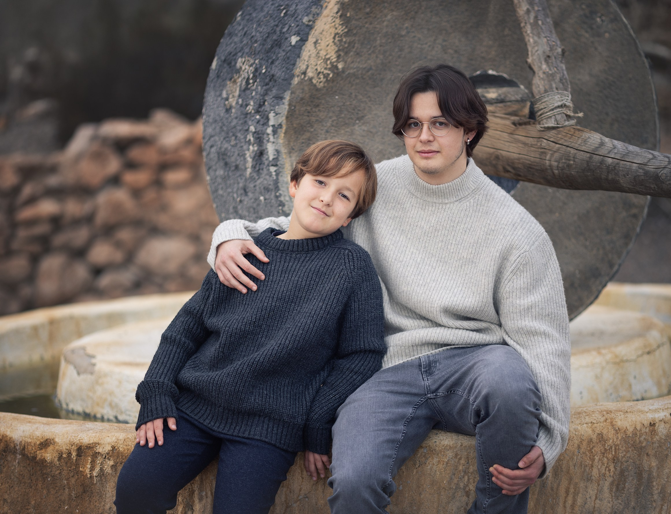 Fotosesion de mis hijos con su gato Boris. Fotógrafo Almeria. Swetlana Ushakova