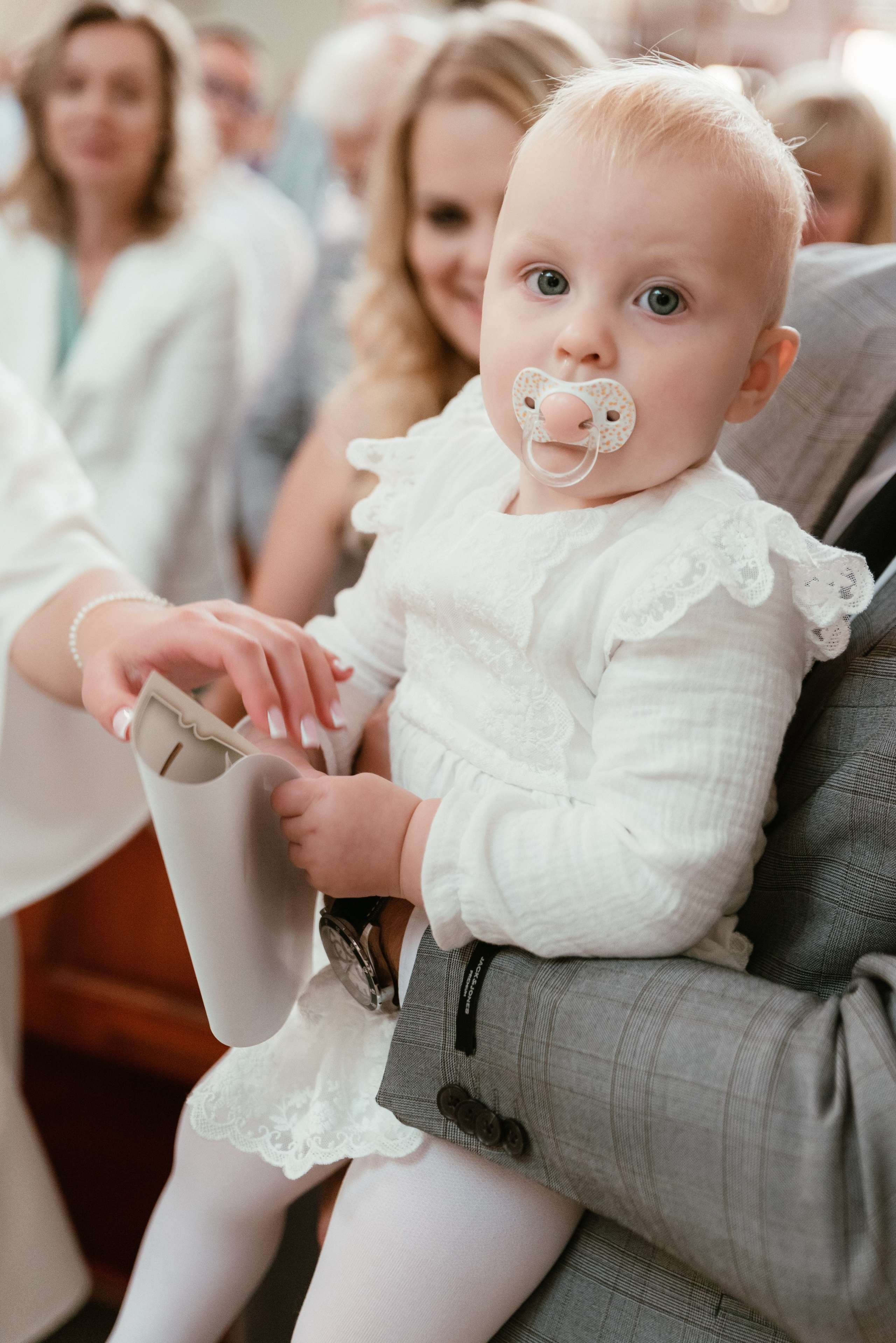 Chrzest Pola. Eugene Save – Fotograf Ślubny i Rodzinny | Warszawa i Cała Polska