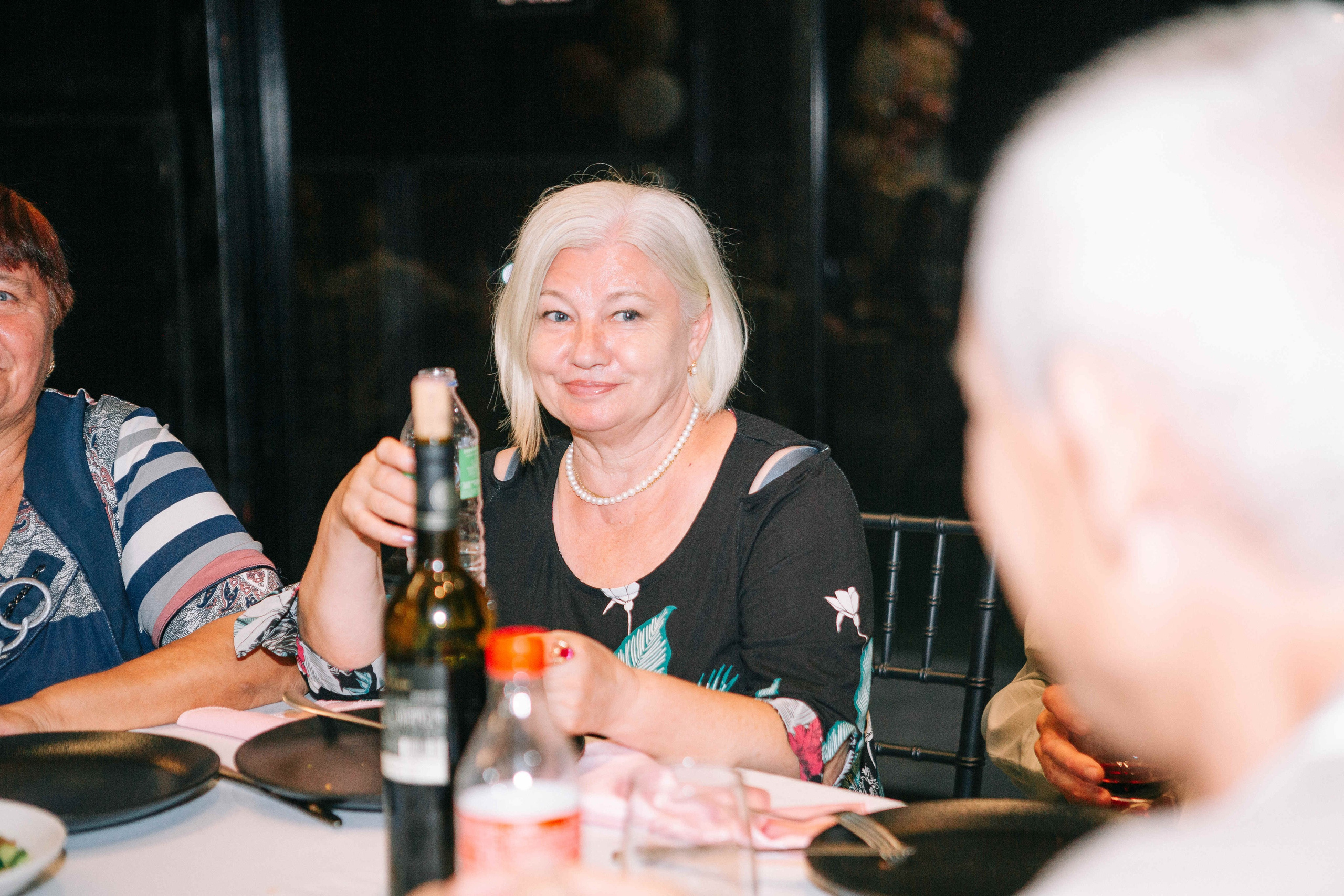 PARTY WITH FRIENDS. Https://shi-photo.com/