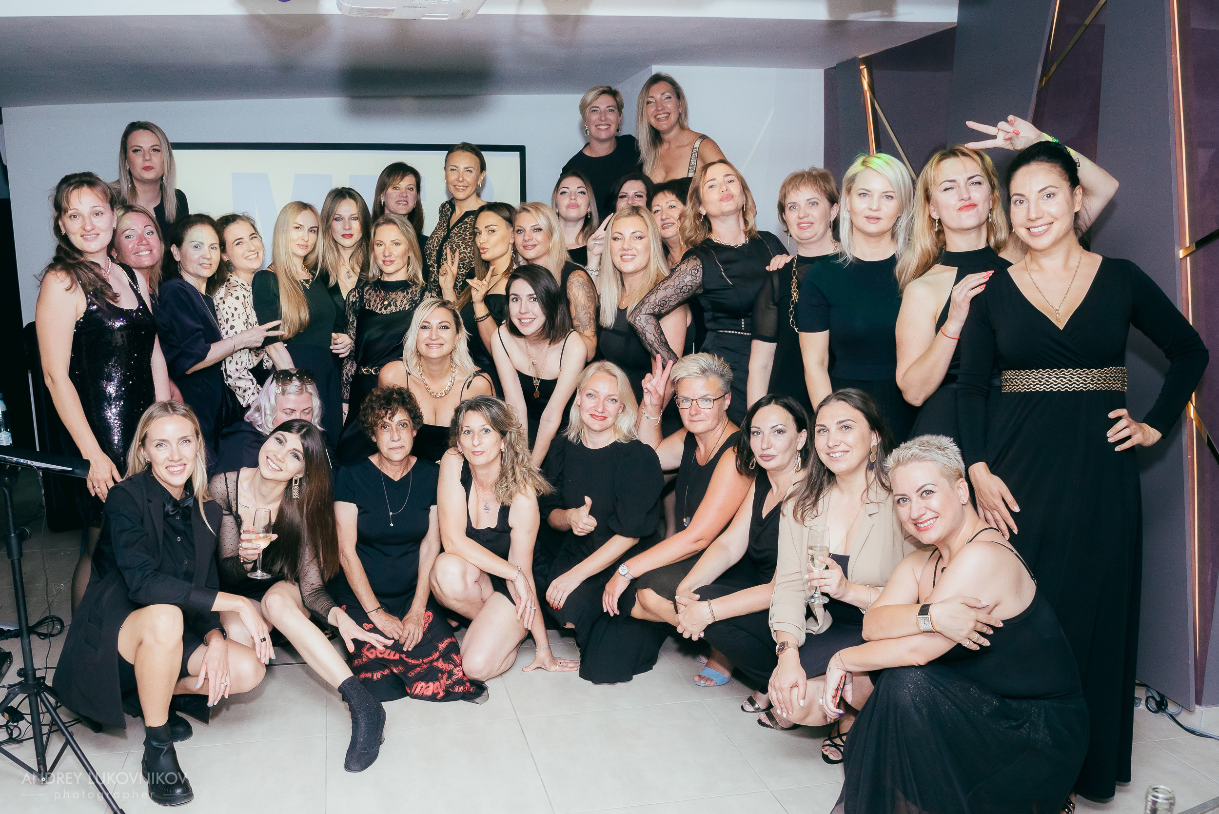 Fiesta privada en un club de mujeres en Torrevieja | Fotógrafo de reportajes en España, Andrey Lukovnikov