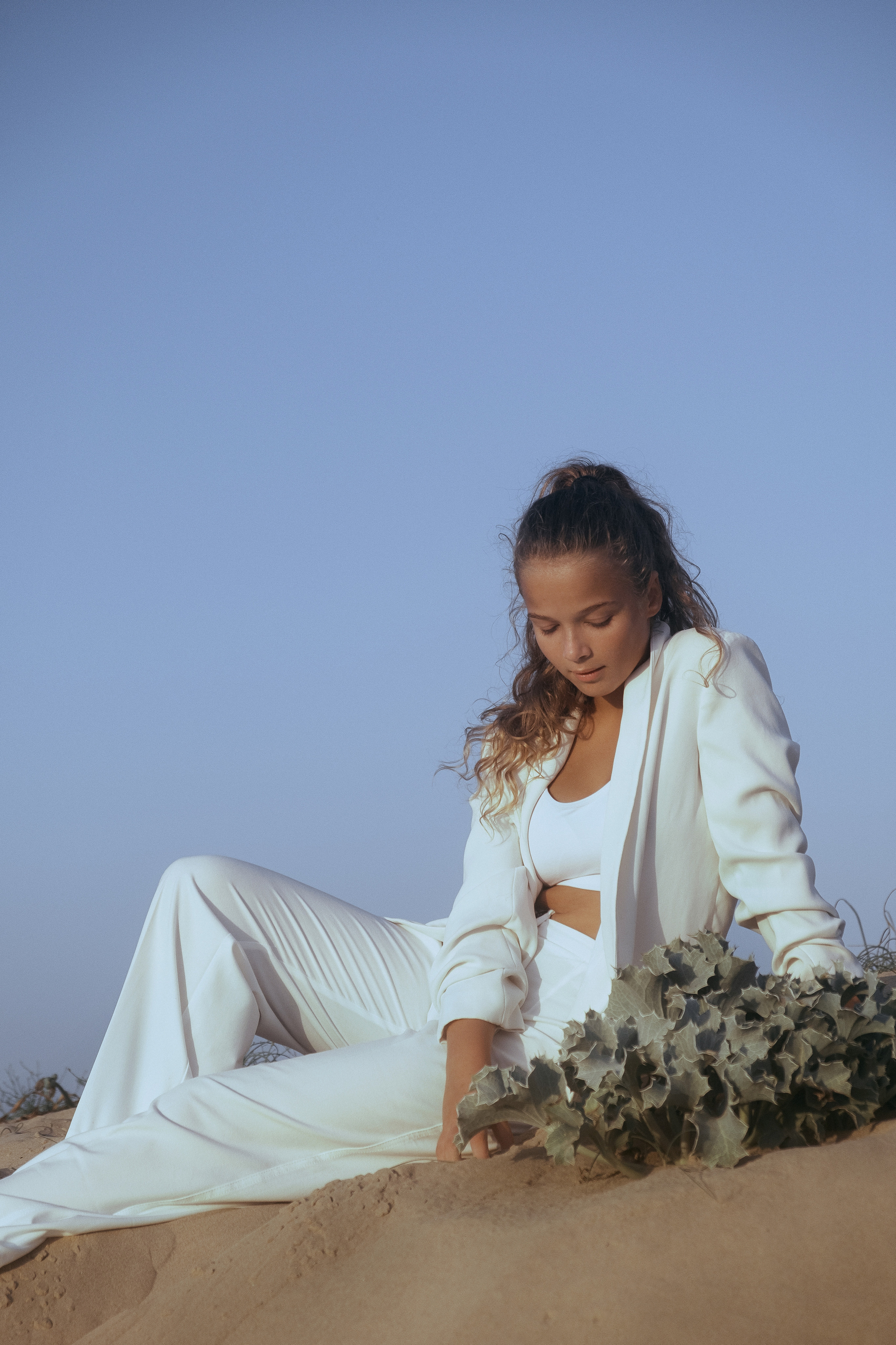 Gentle photo session in the dunes by the sea