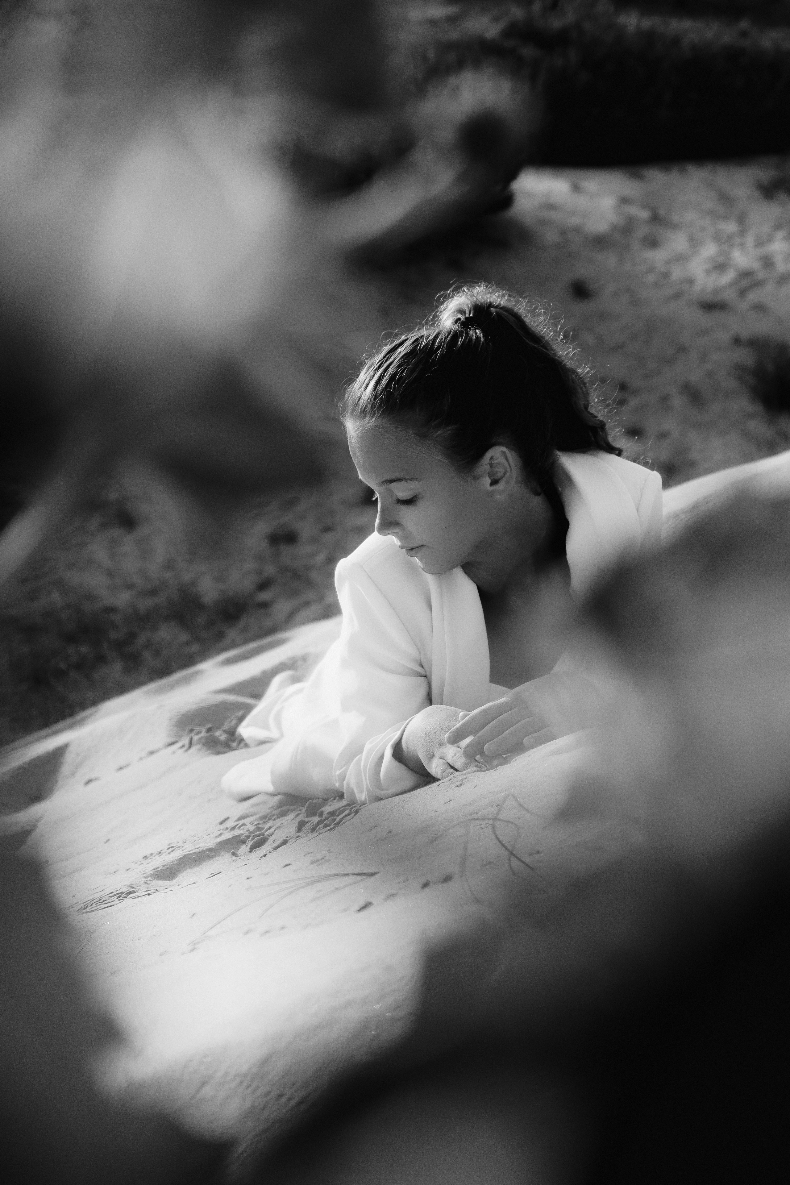 Gentle photo session in the dunes by the sea