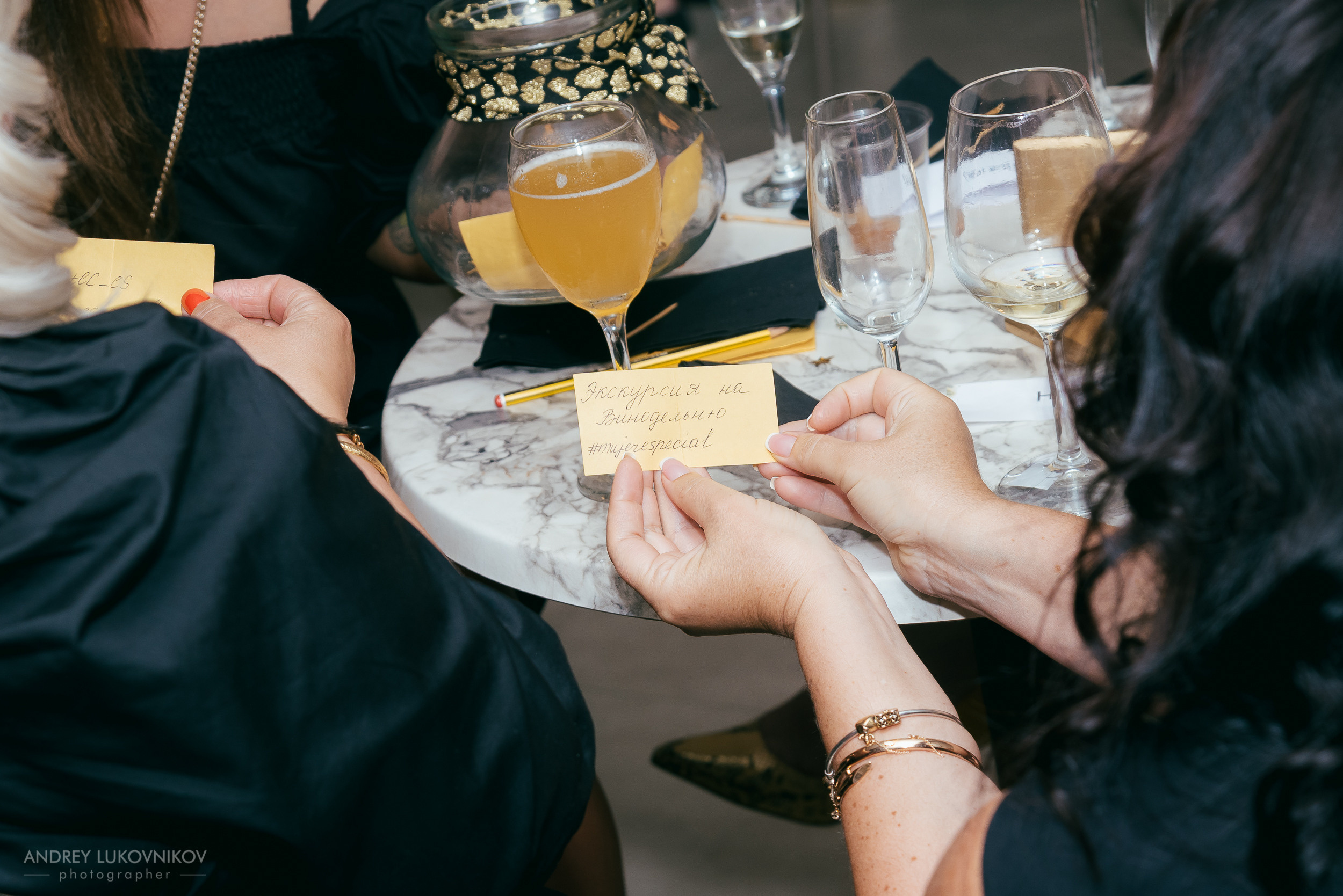 Fiesta privada en un club de mujeres en Torrevieja | Fotógrafo de reportajes en España, Andrey Lukovnikov