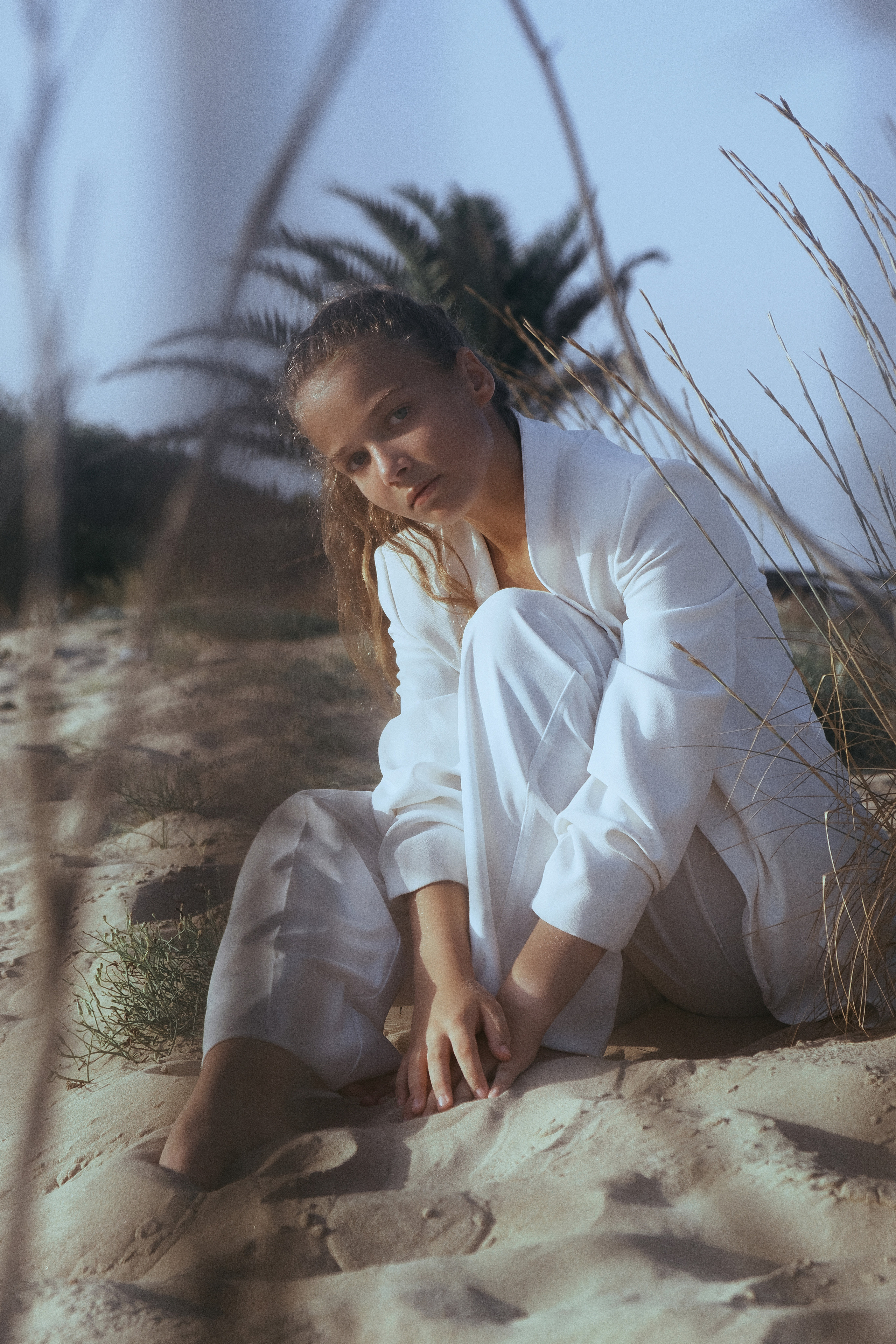 Gentle photo session in the dunes by the sea