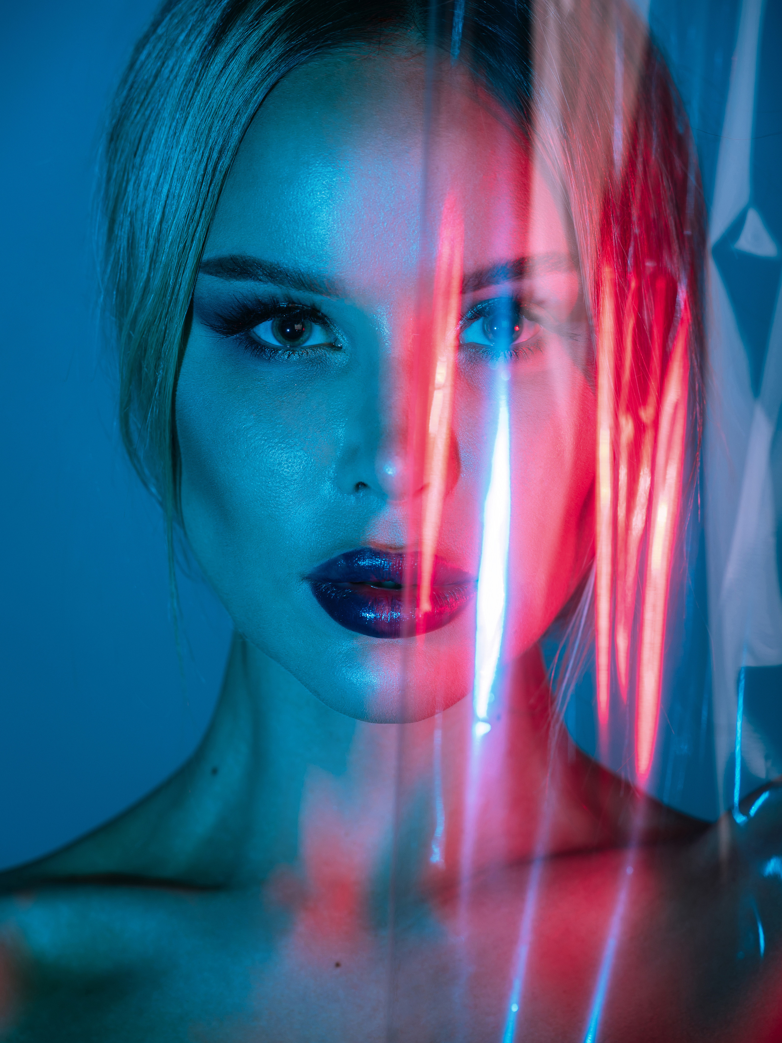 Студийная фотосессия в полиэтиленовой пленке