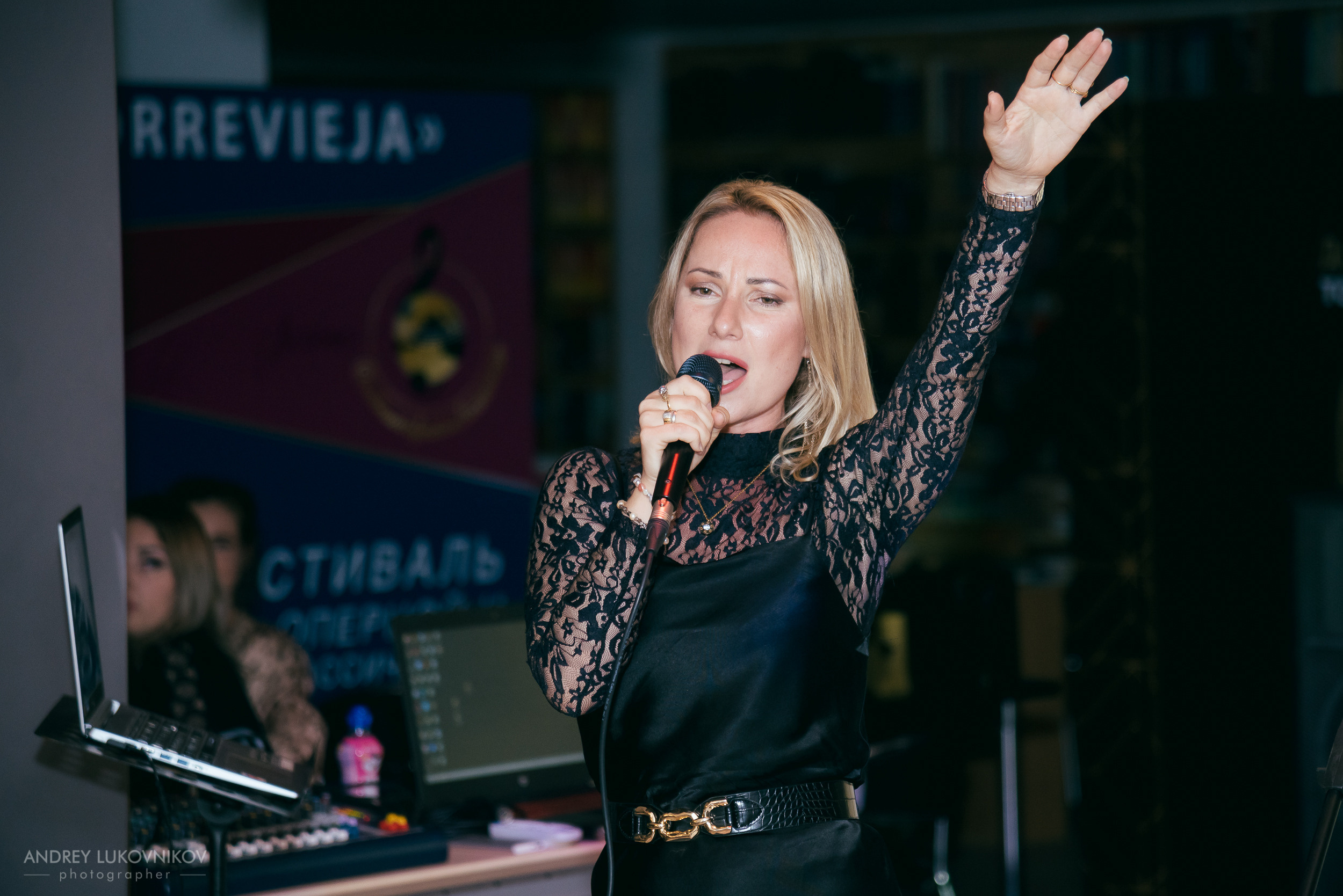 Fiesta privada en un club de mujeres en Torrevieja | Fotógrafo de reportajes en España, Andrey Lukovnikov