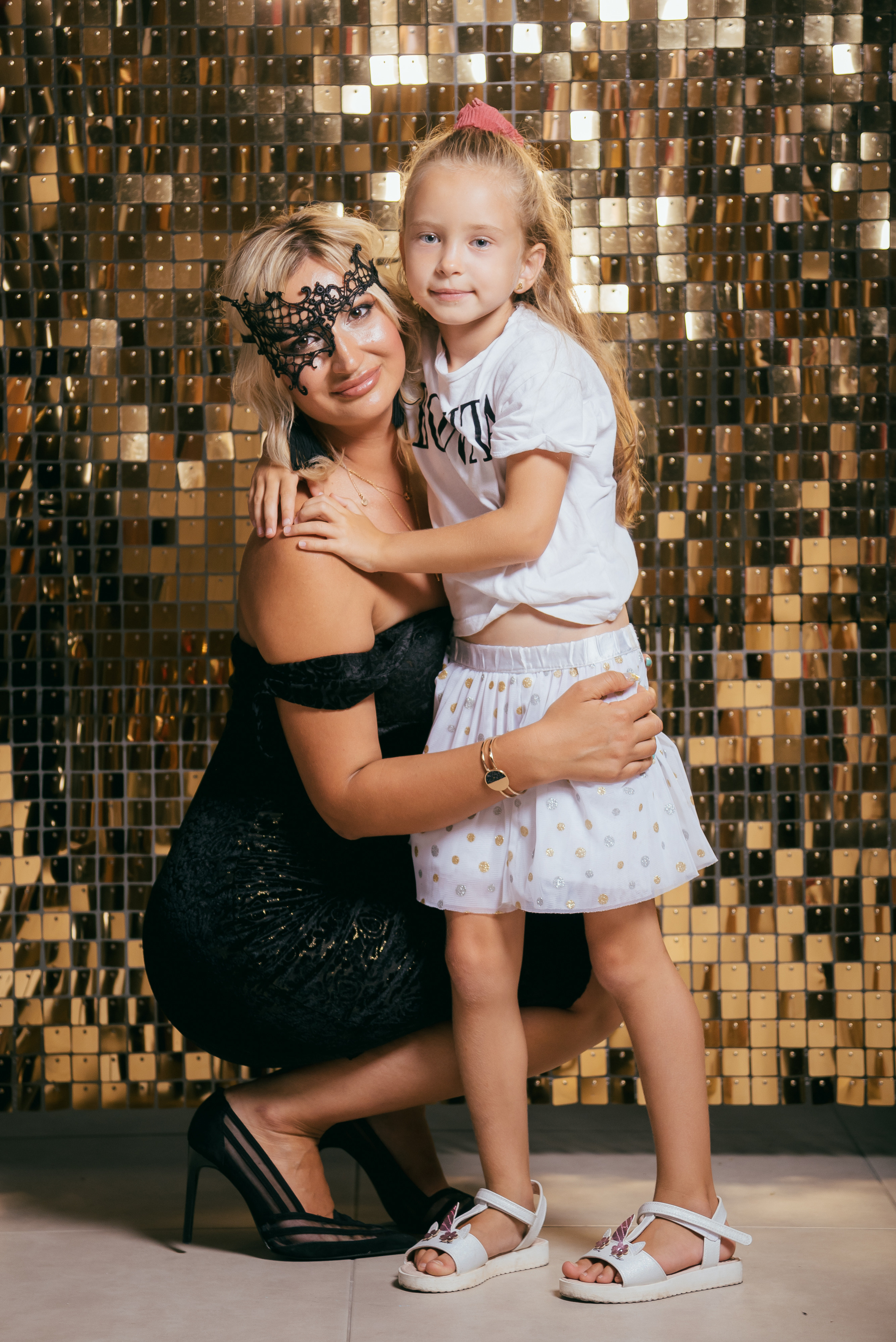 Photoshoot of Women’s Birthday in Torrevieja and Alicante | Reportage photographer Andrey Lukovnikov