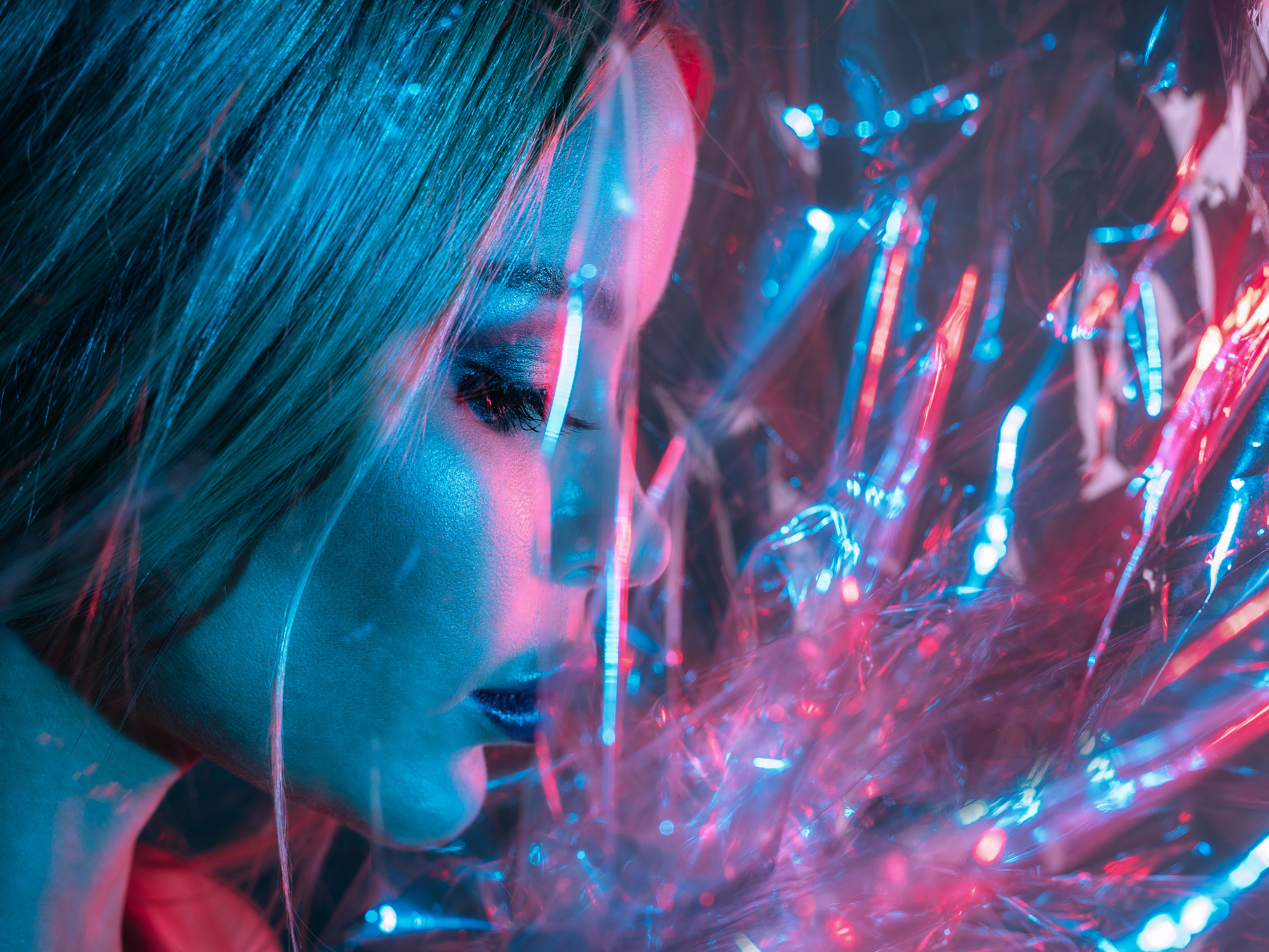 Студийная фотосессия в полиэтиленовой пленке