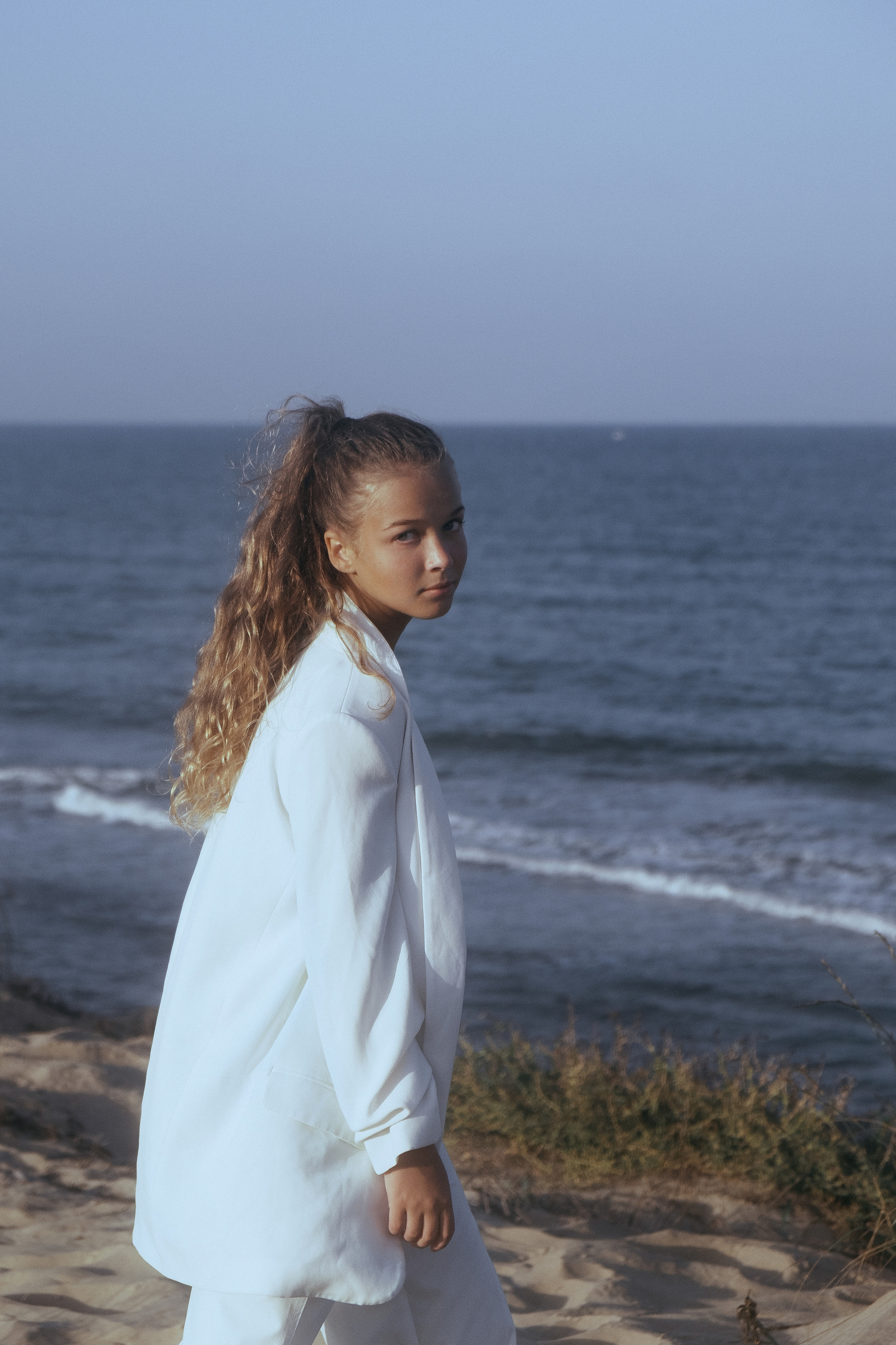 Gentle photo session in the dunes by the sea