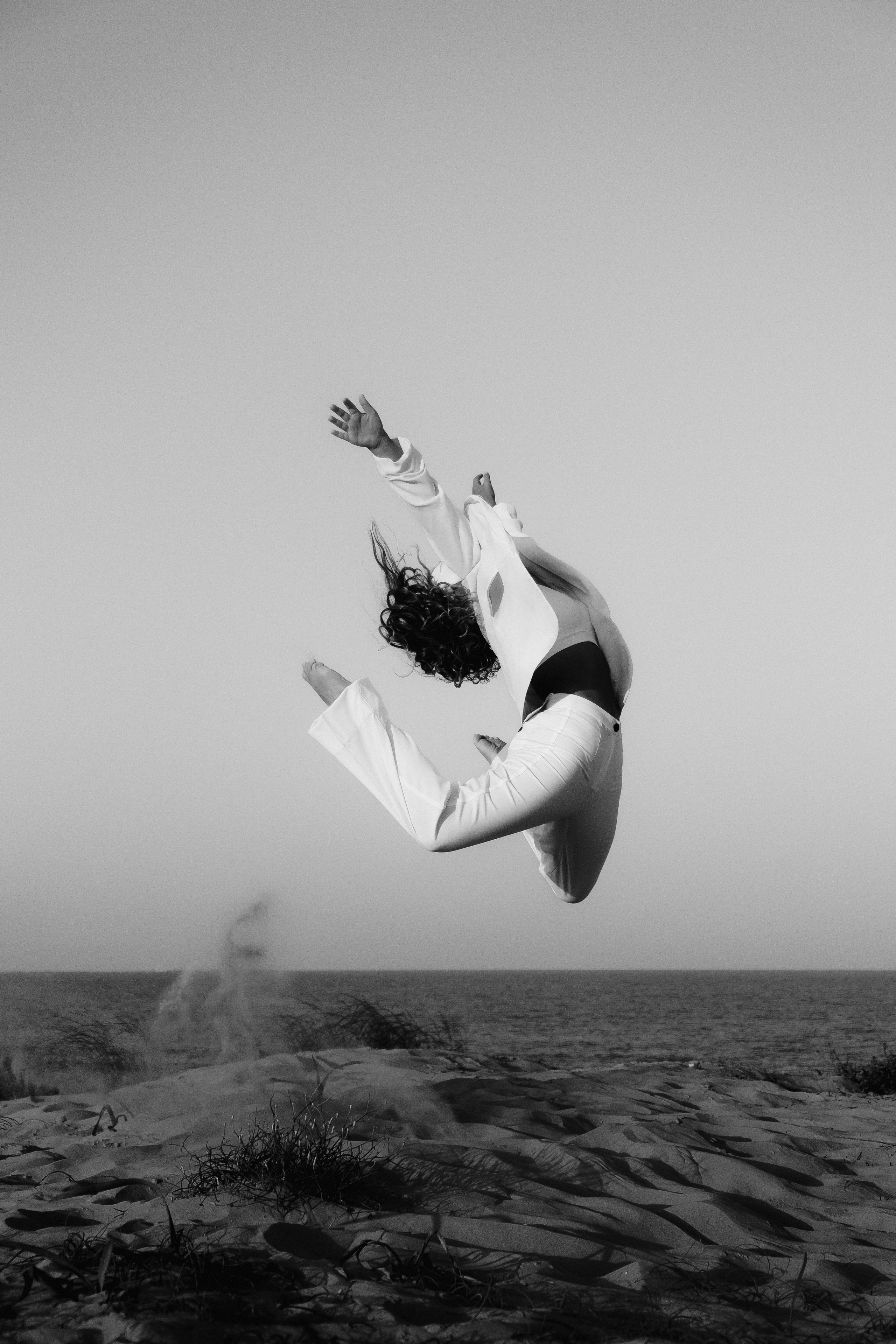 Gentle photo session in the dunes by the sea