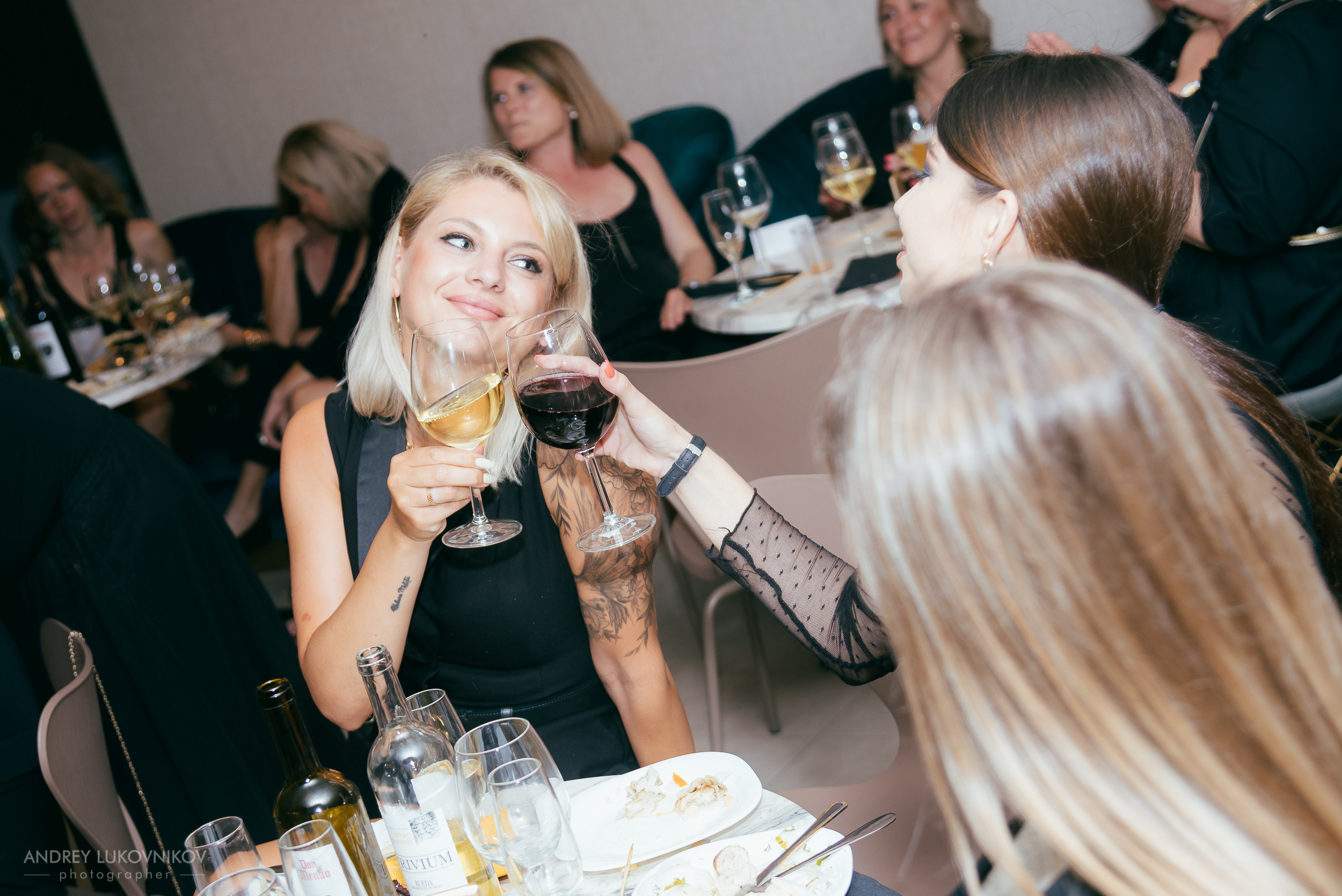 Fiesta privada en un club de mujeres en Torrevieja | Fotógrafo de reportajes en España, Andrey Lukovnikov