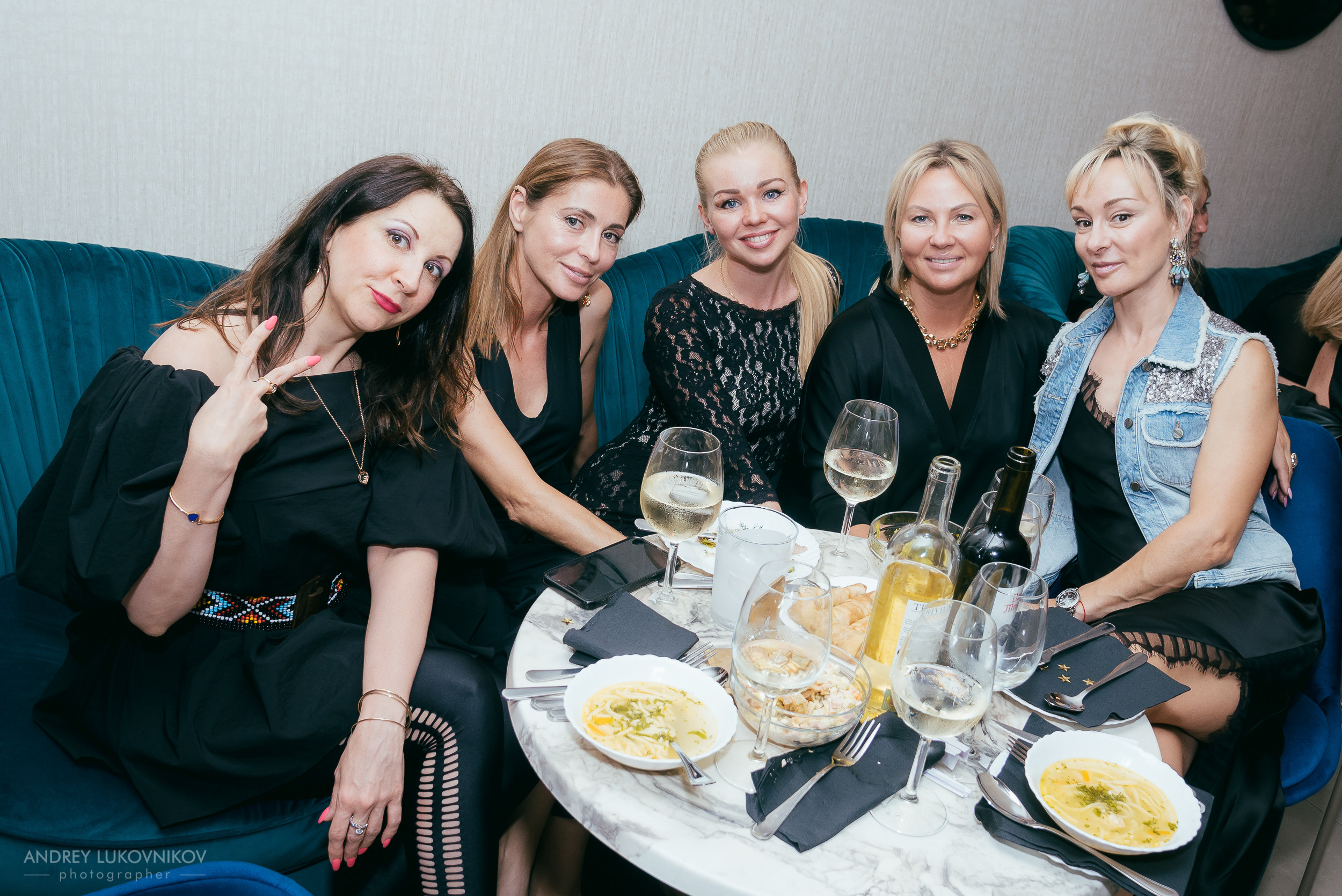 Fiesta privada en un club de mujeres en Torrevieja | Fotógrafo de reportajes en España, Andrey Lukovnikov