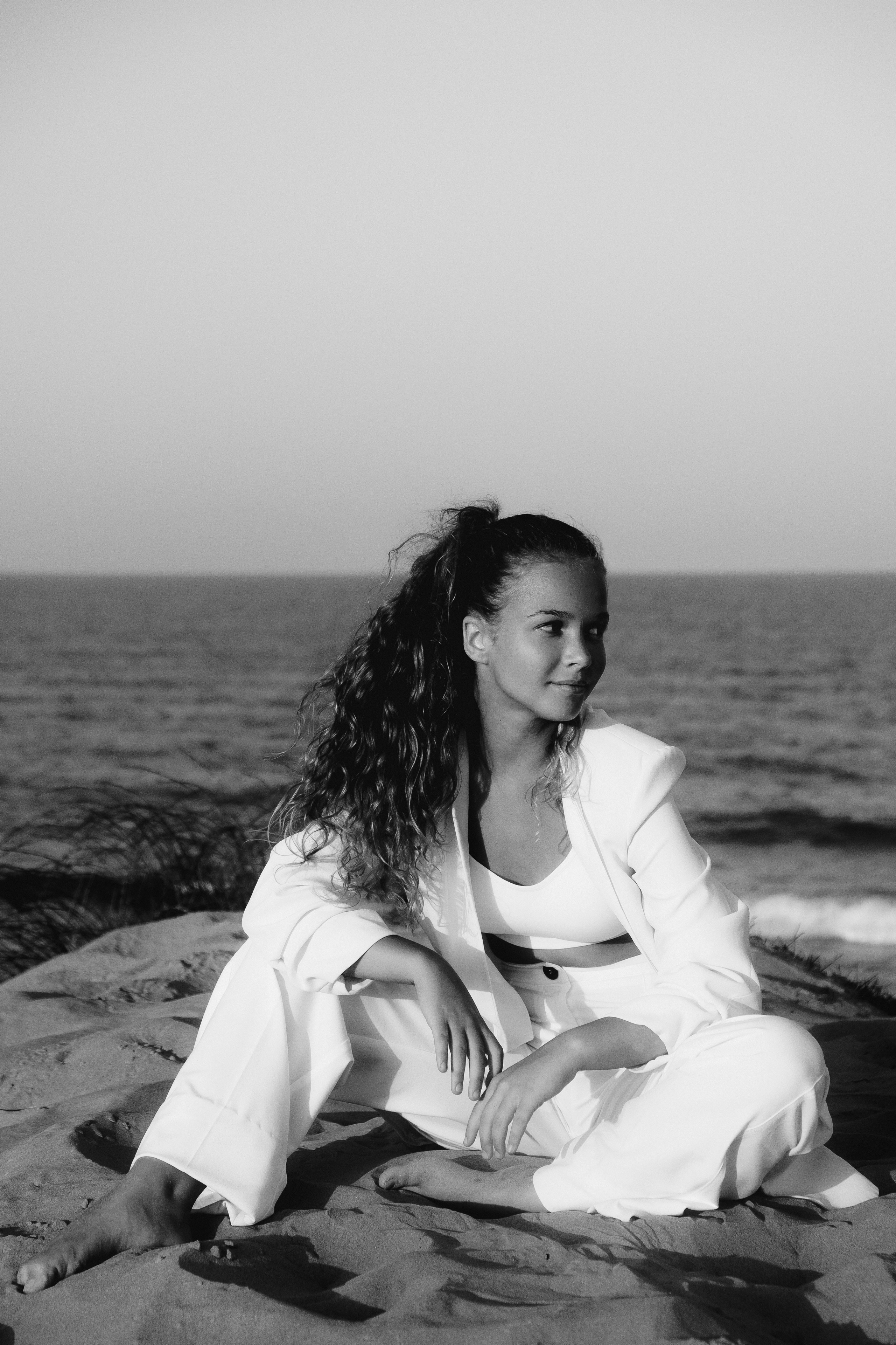 Gentle photo session in the dunes by the sea