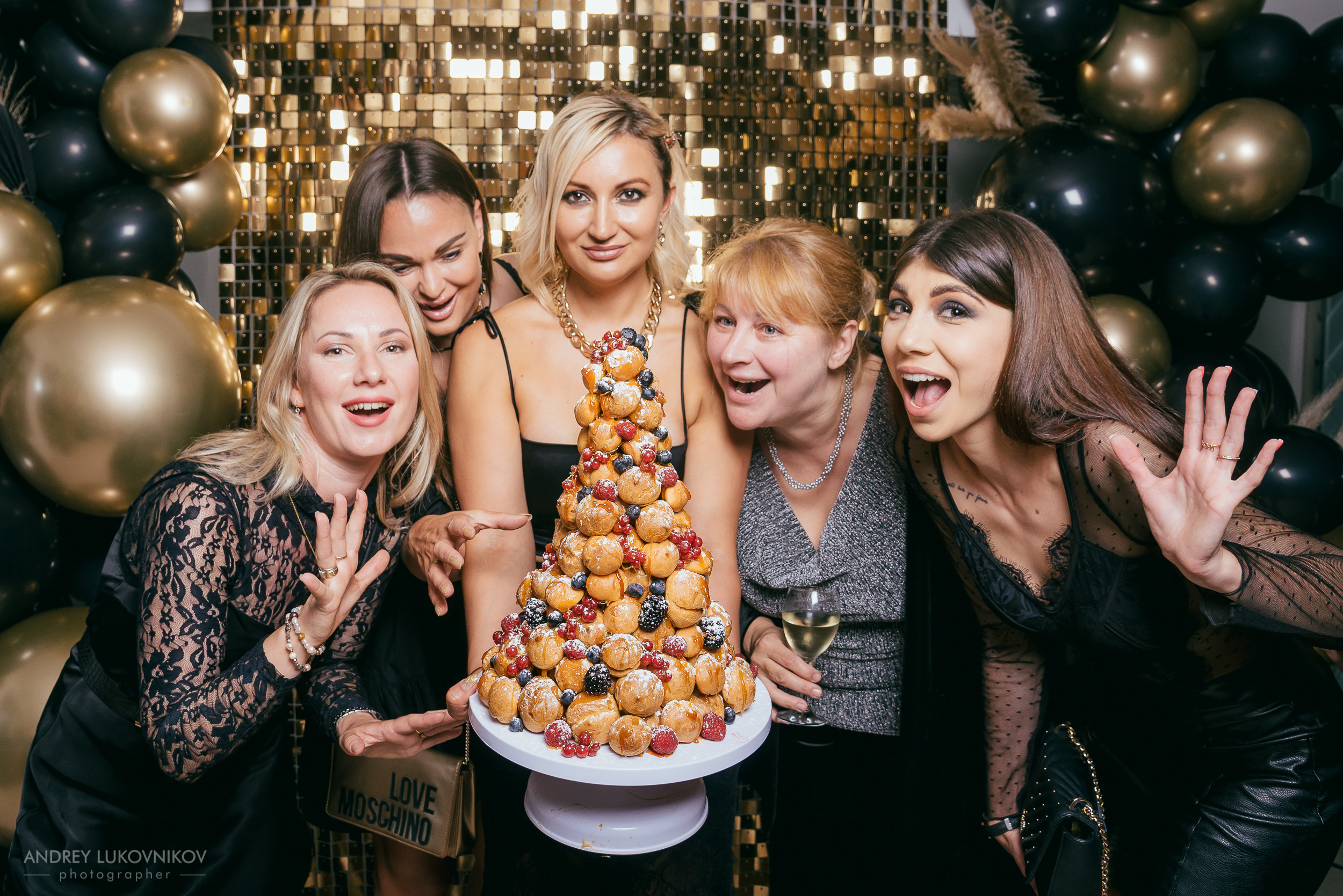 Fiesta privada en un club de mujeres en Torrevieja | Fotógrafo de reportajes en España, Andrey Lukovnikov