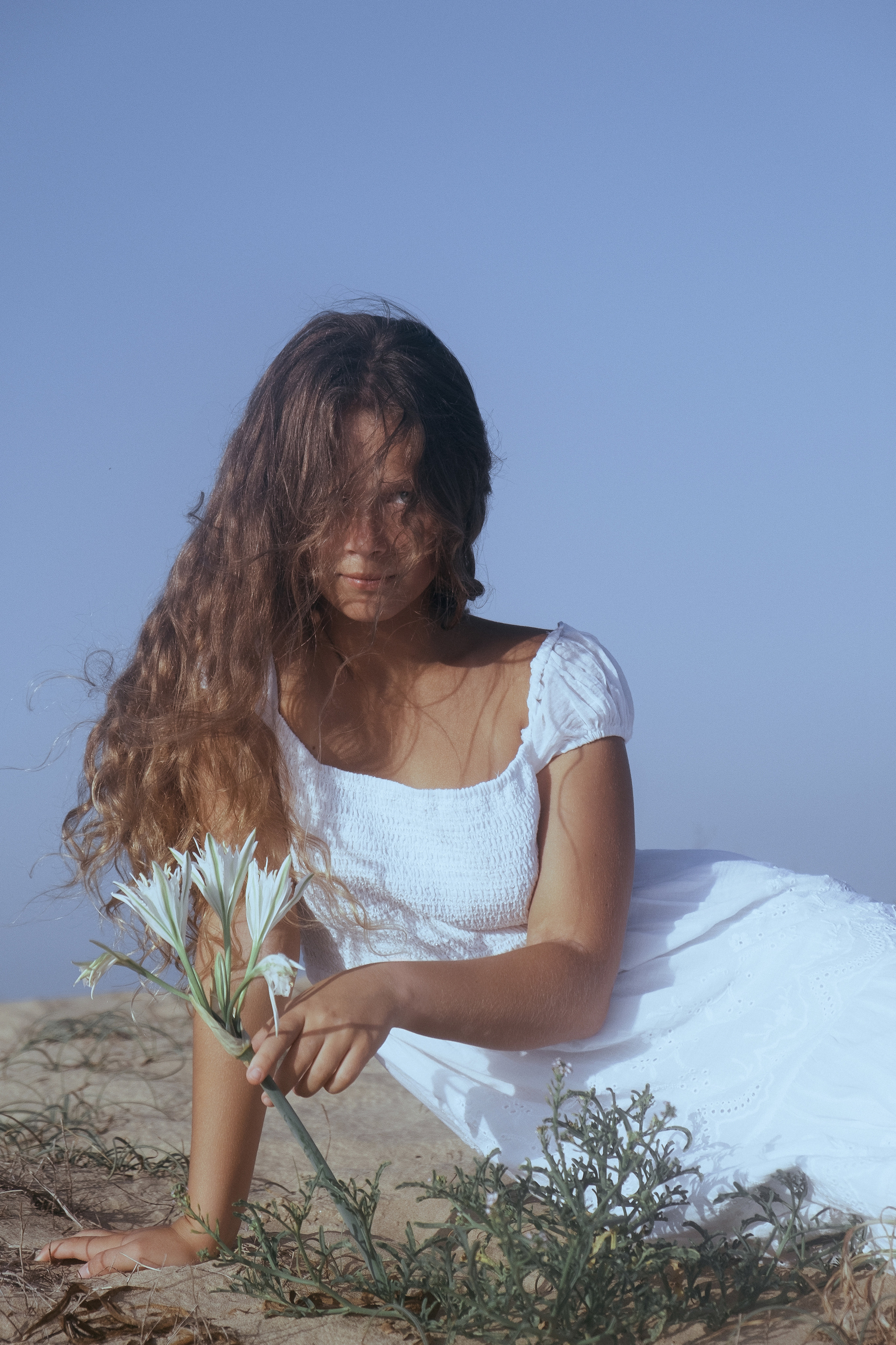 Gentle photo session in the dunes by the sea
