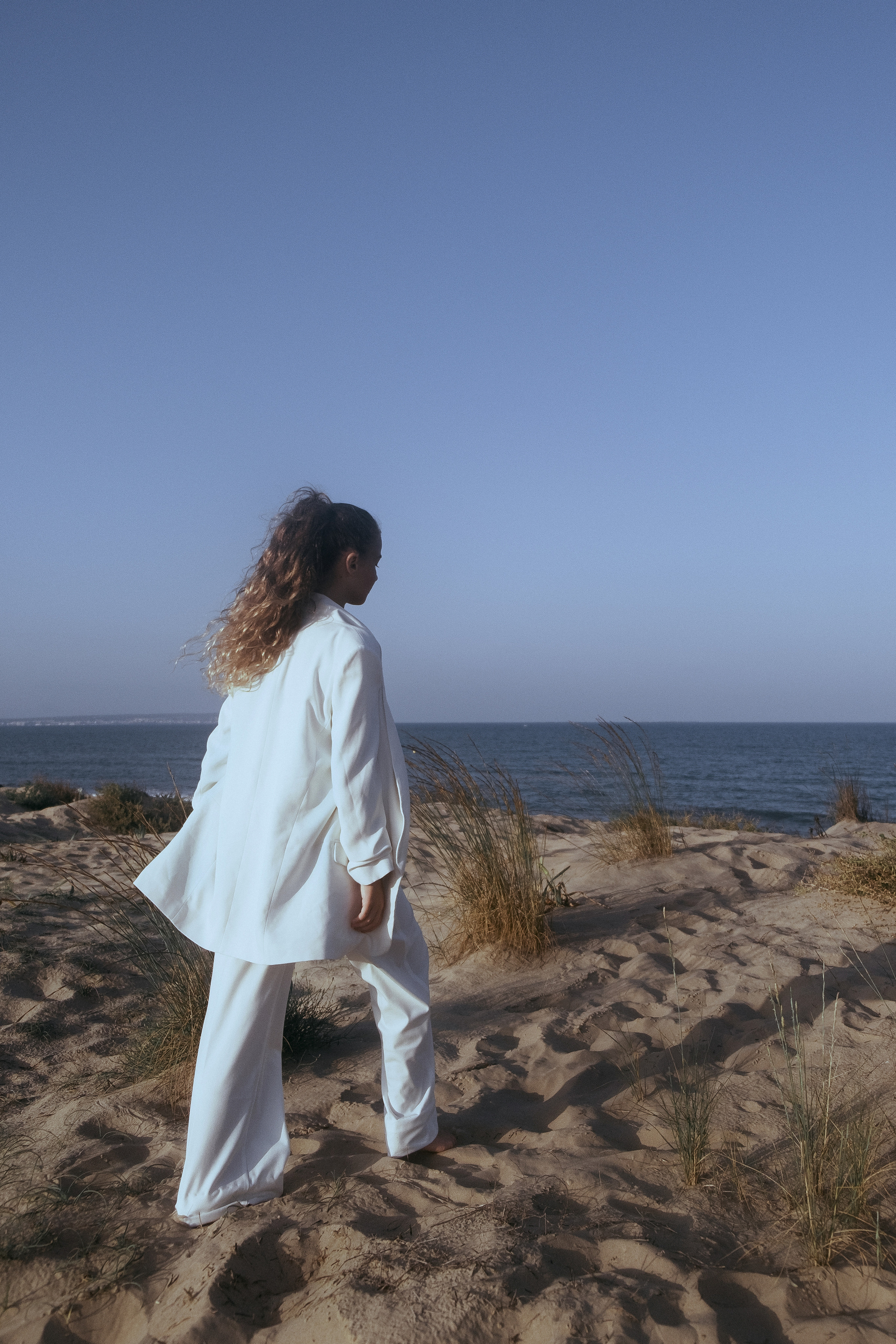 Gentle photo session in the dunes by the sea