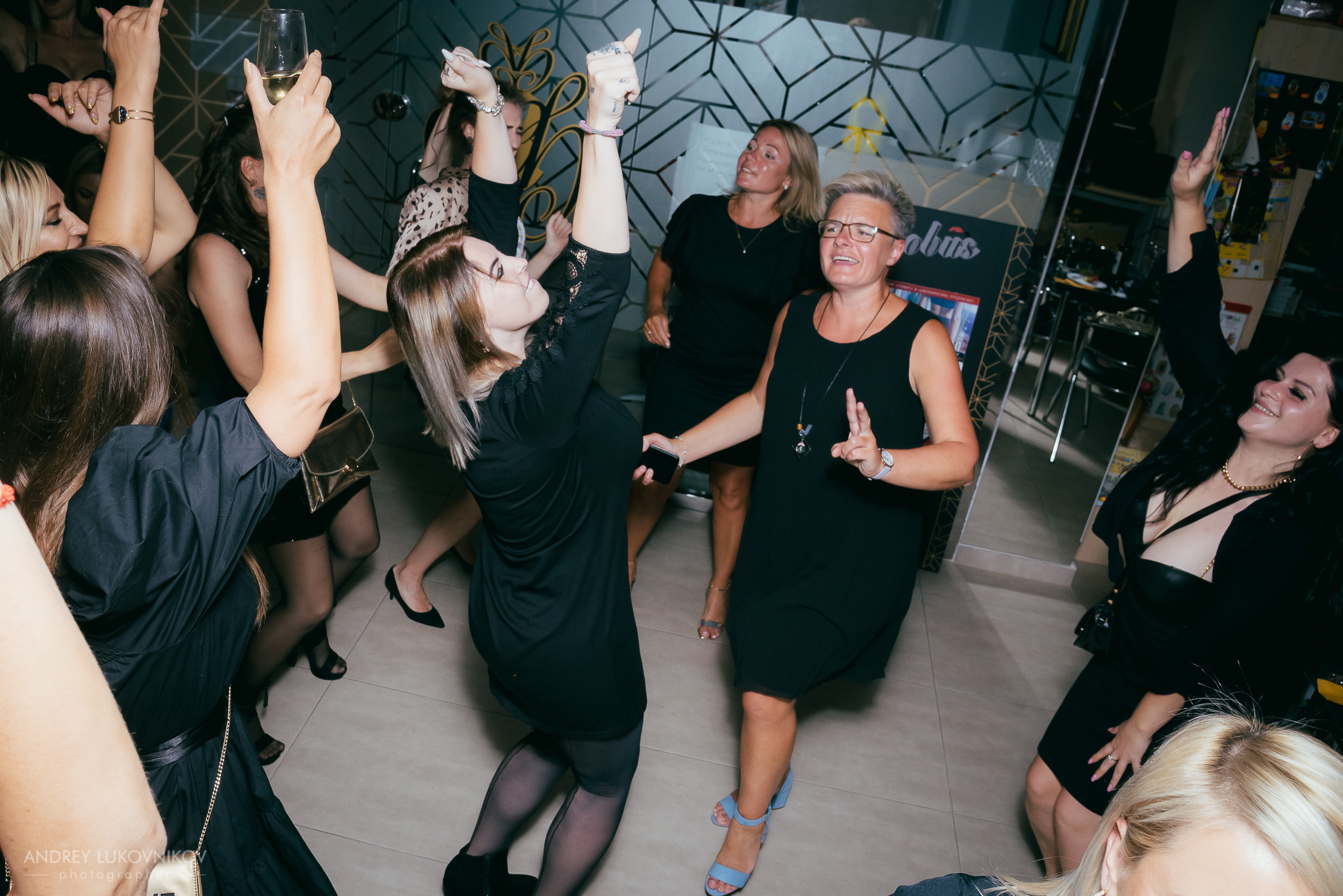 Fiesta privada en un club de mujeres en Torrevieja | Fotógrafo de reportajes en España, Andrey Lukovnikov