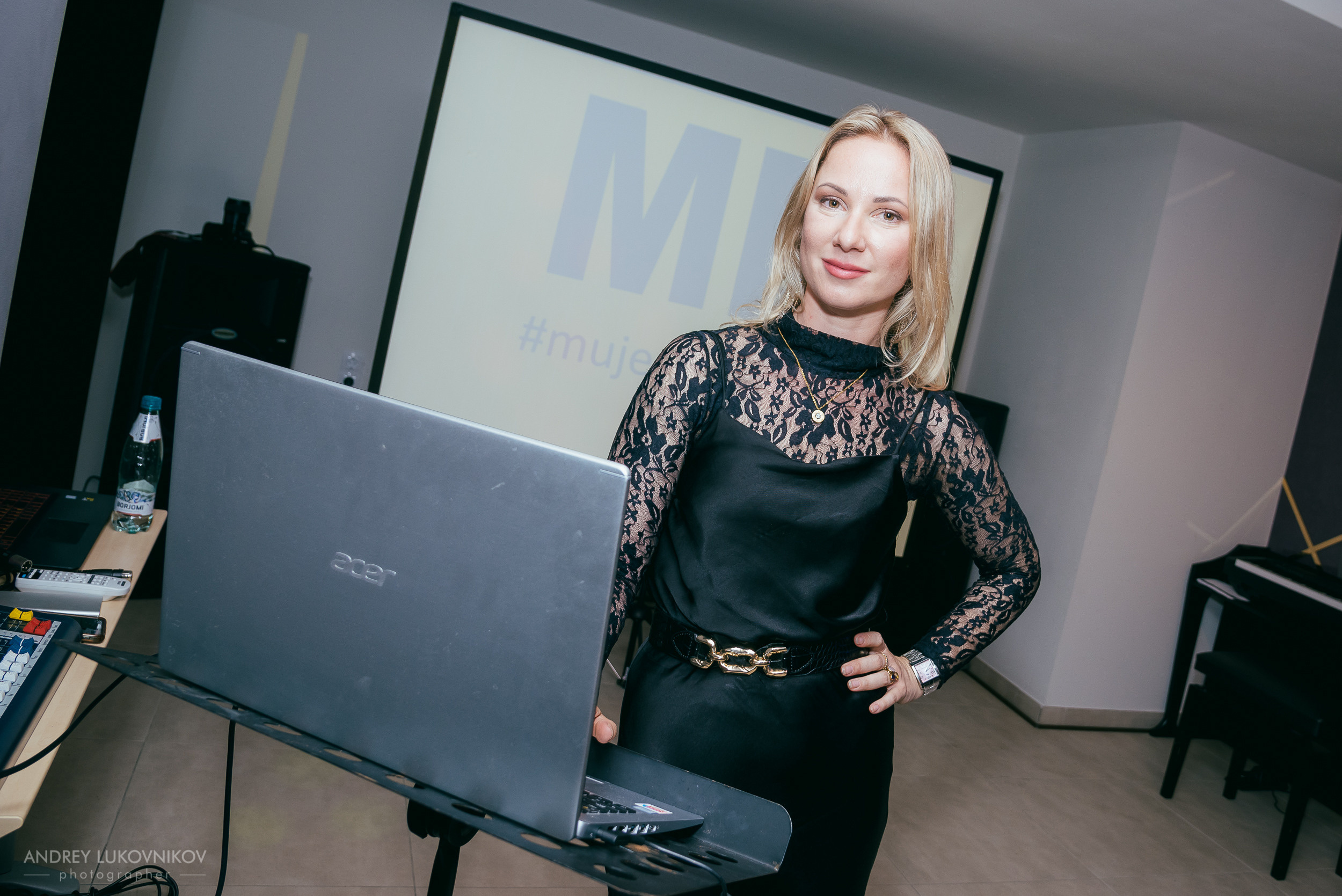 Fiesta privada en un club de mujeres en Torrevieja | Fotógrafo de reportajes en España, Andrey Lukovnikov