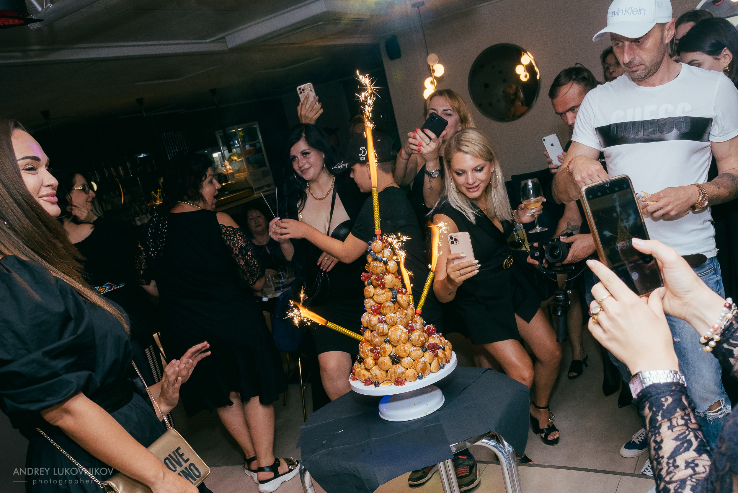 Fiesta privada en un club de mujeres en Torrevieja | Fotógrafo de reportajes en España, Andrey Lukovnikov