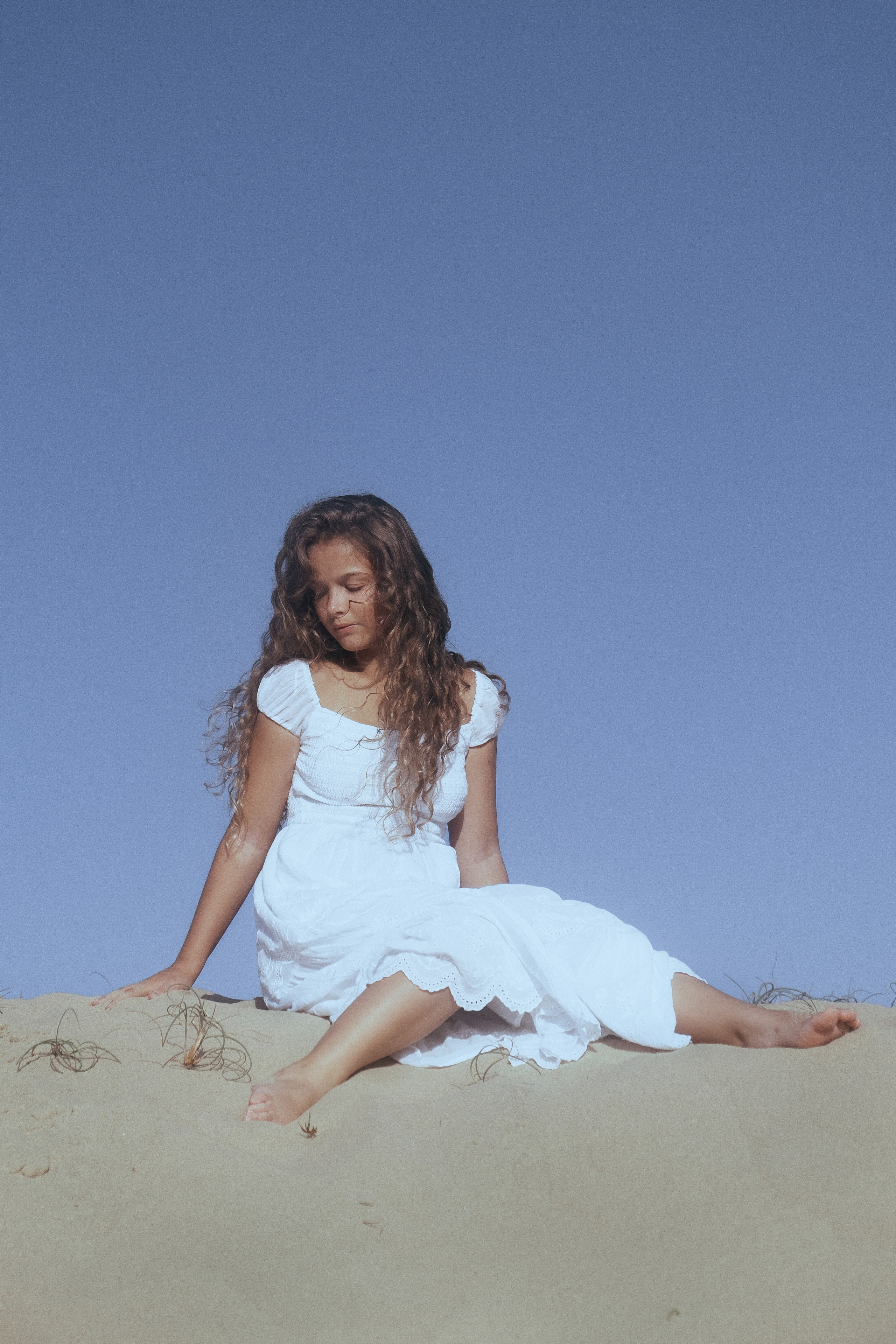 Gentle photo session in the dunes by the sea