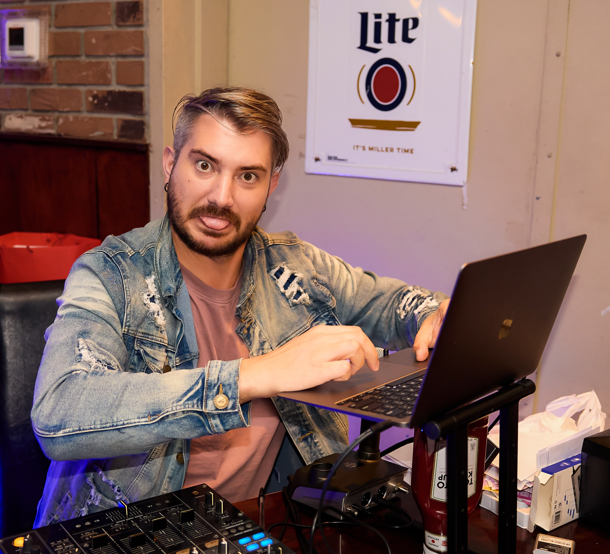 SOUNDS GOOD#2. Photographer Julia Makoveeva