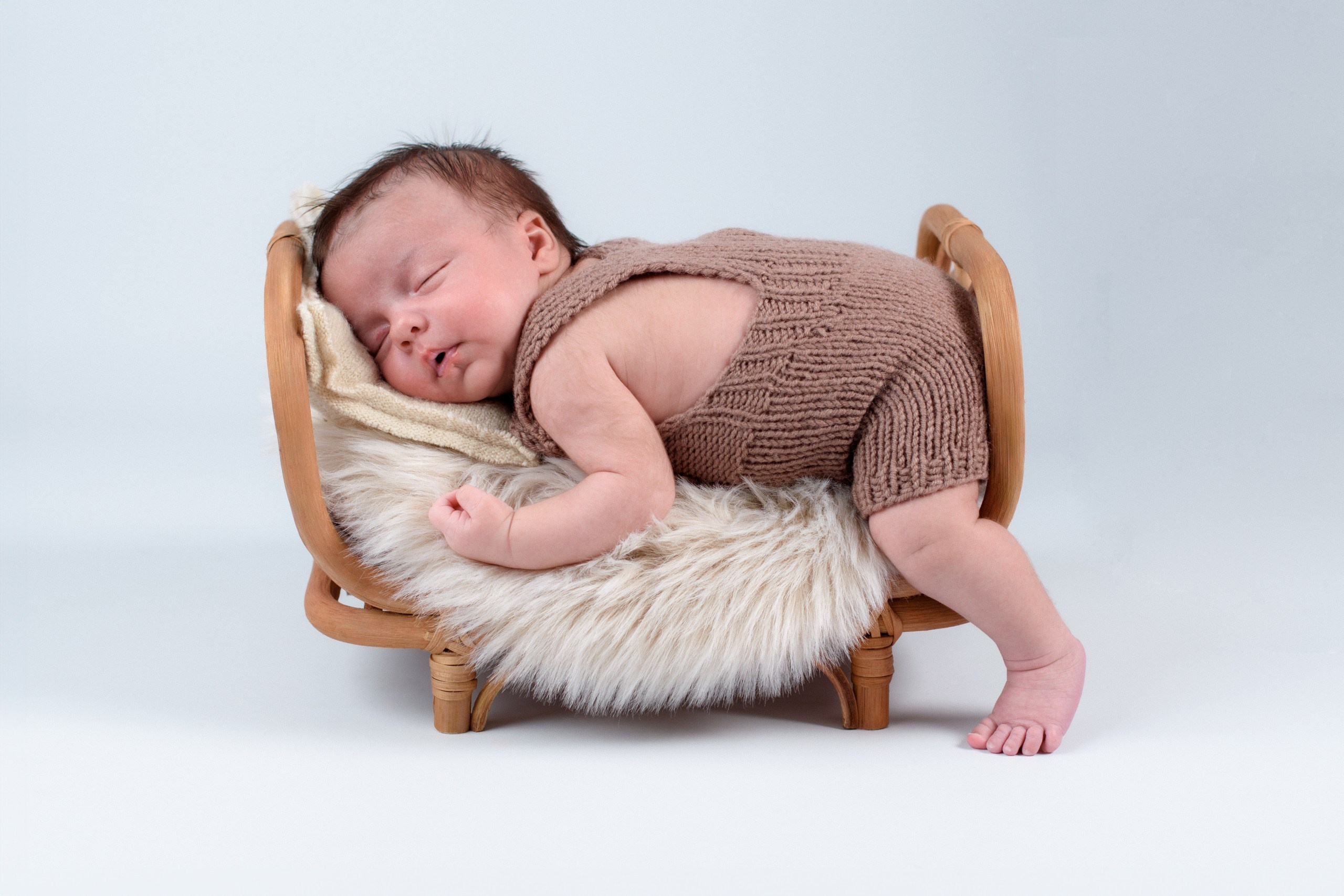 Nouveau-né. Photographe grossesse et nouveau-né a La Ciotat