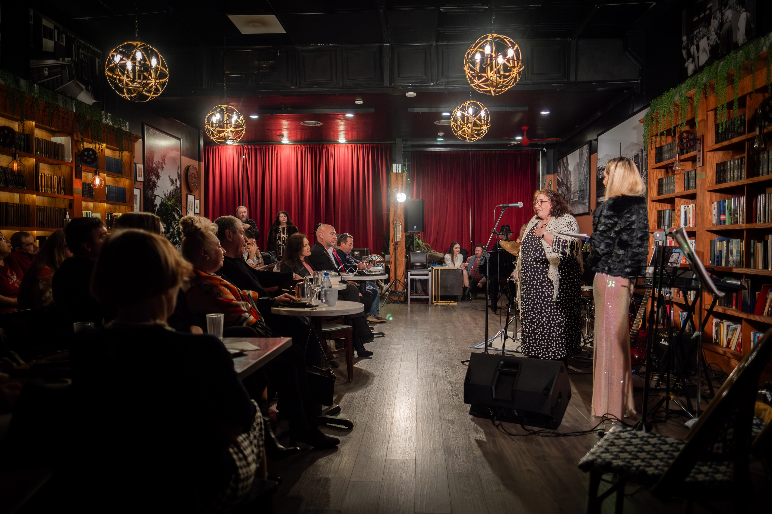 РОЖДЕСТВО / ЖЕНЯ БЕРКОВИЧ. Reportage concert portrait photography in the San Francisco Bay Area