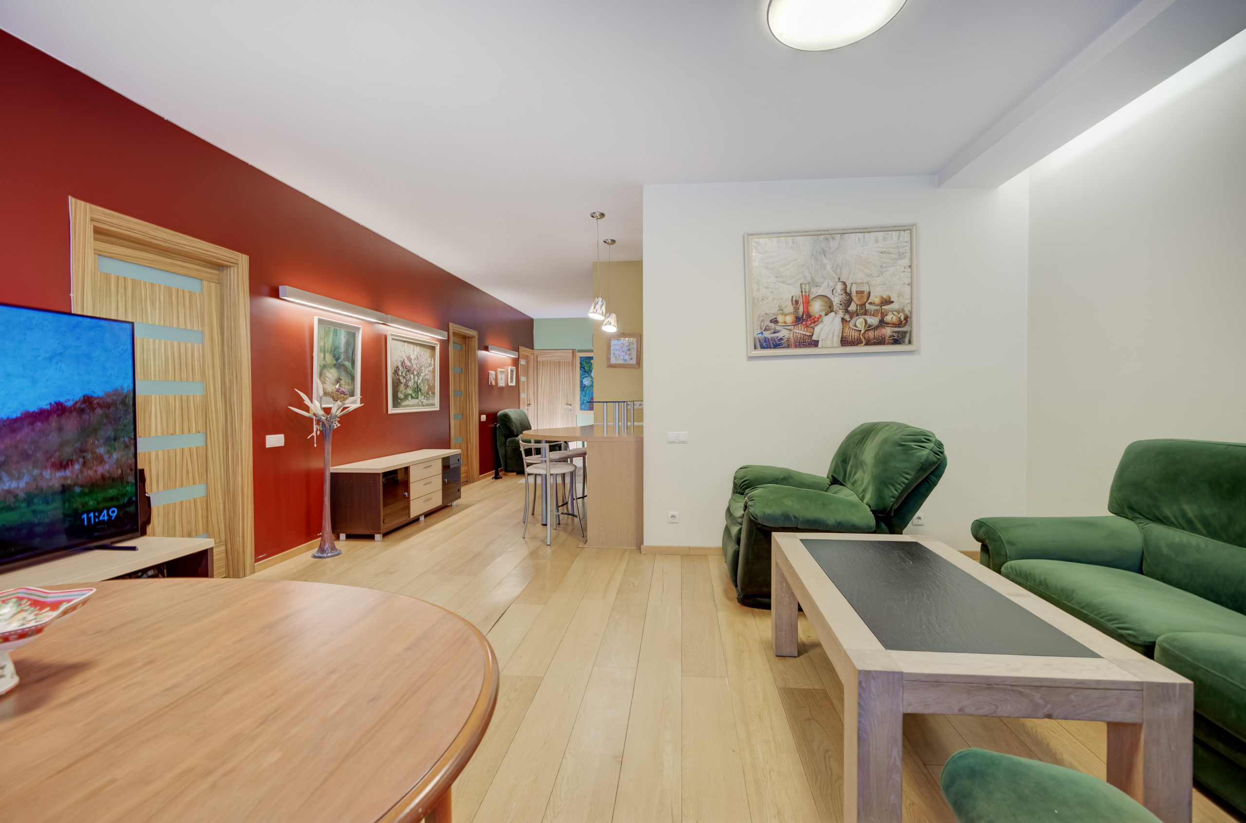 Nekilnojamojo turto rinkodara – estetiška interjero nuotrauka.