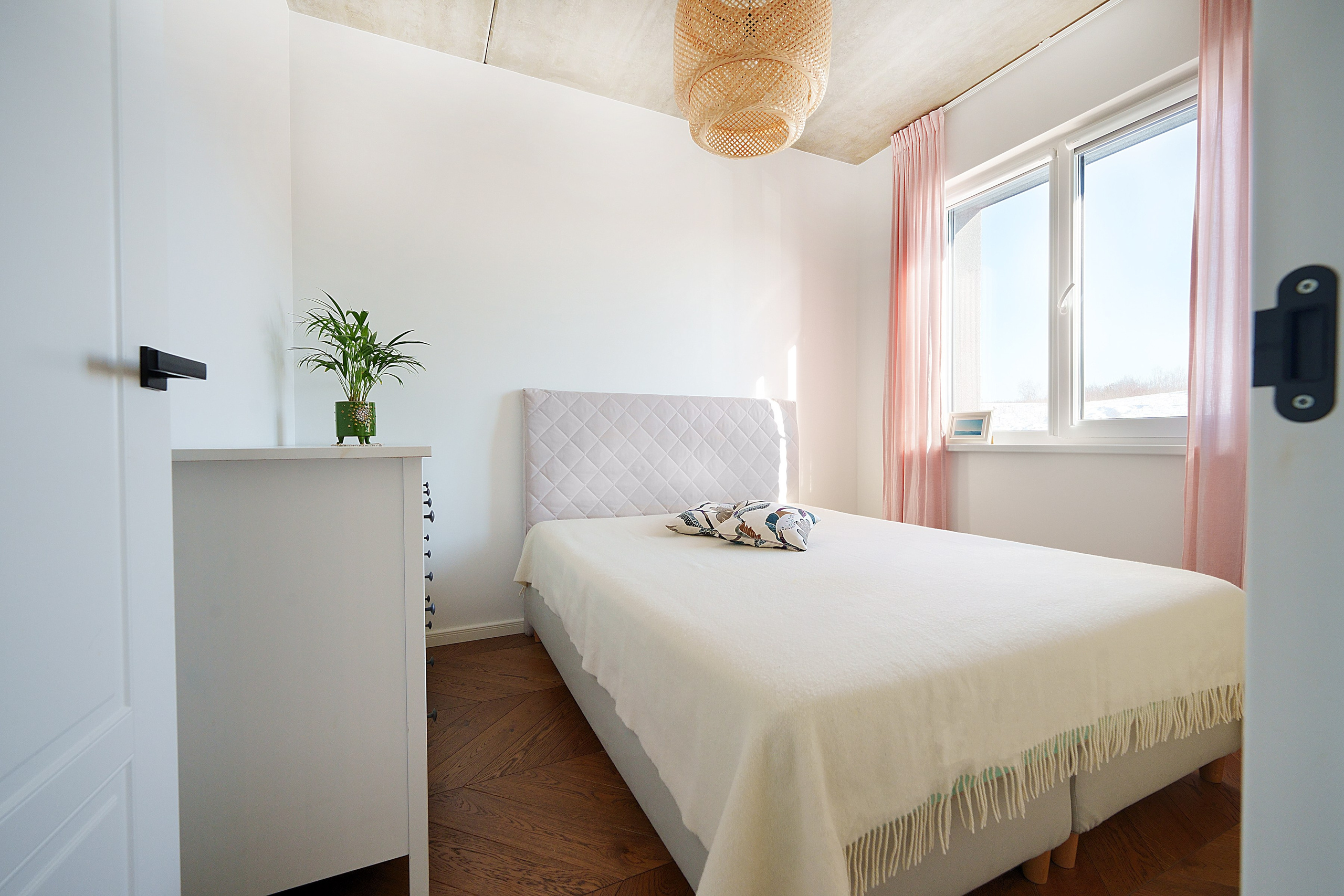 Ginetiškės, Pakonių g. Elina Sapiega fotografė Vilniuje