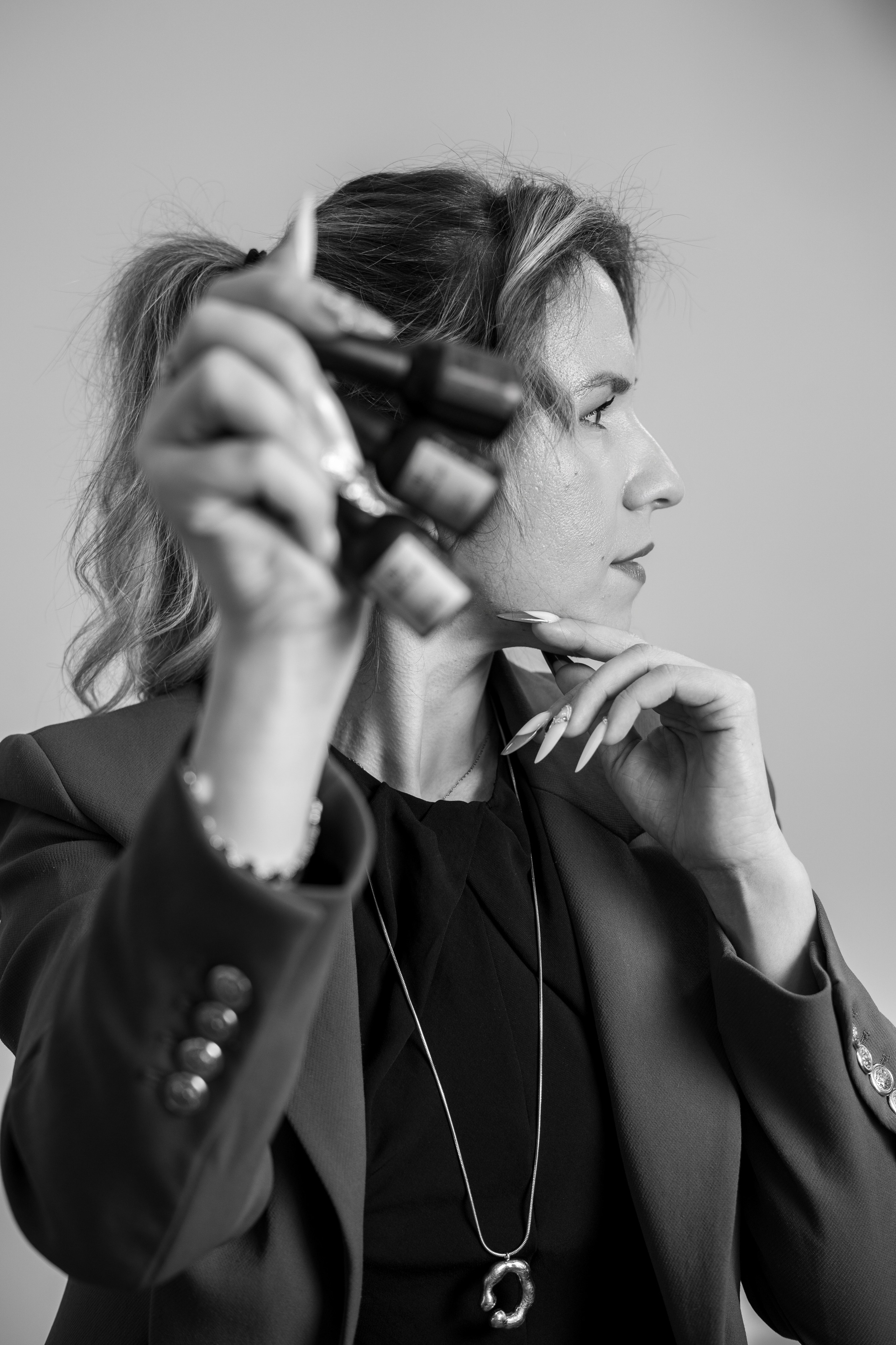 Nina Petrasco. Frames by Giovani Braga