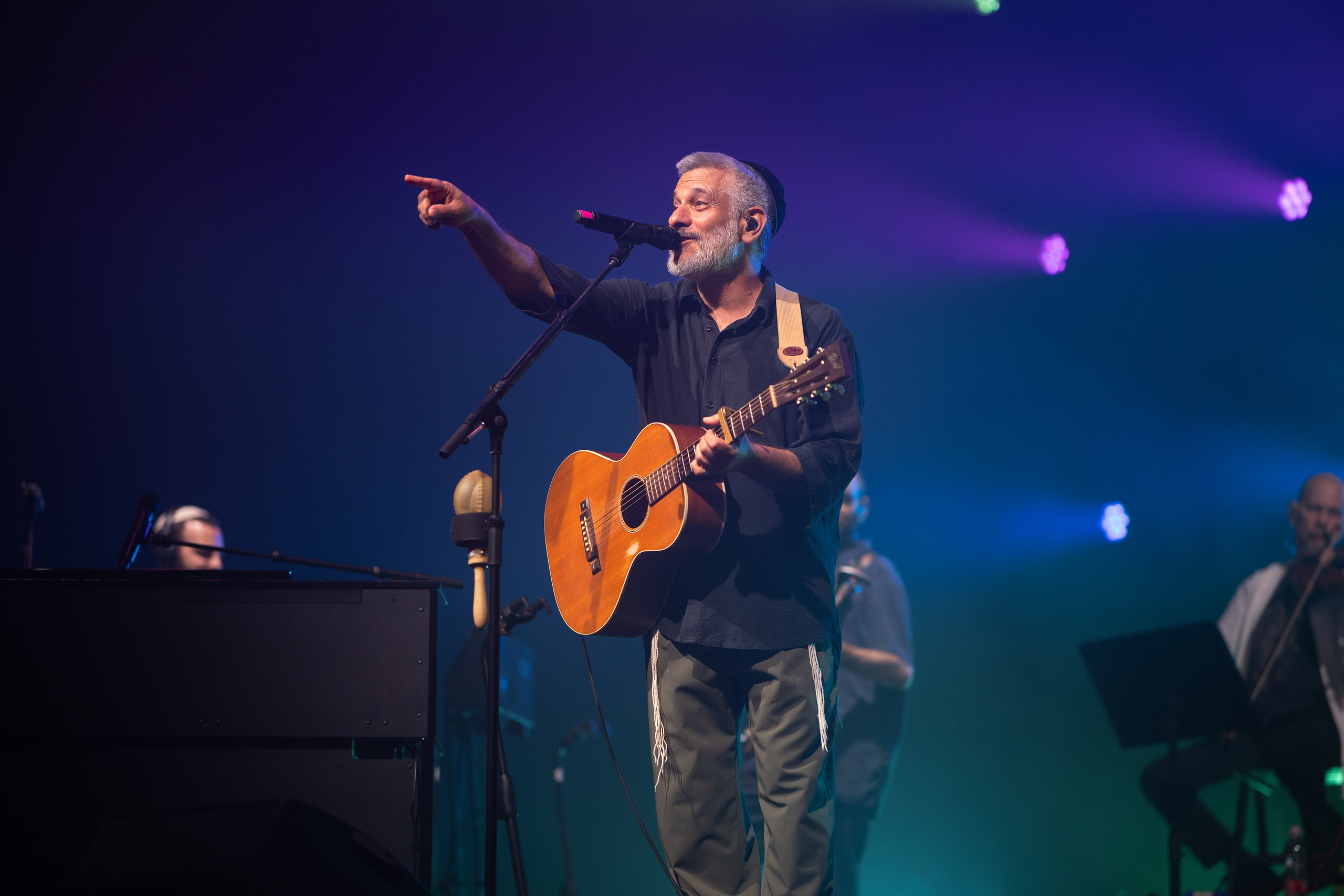 Shows. Noam Paradise Photographer