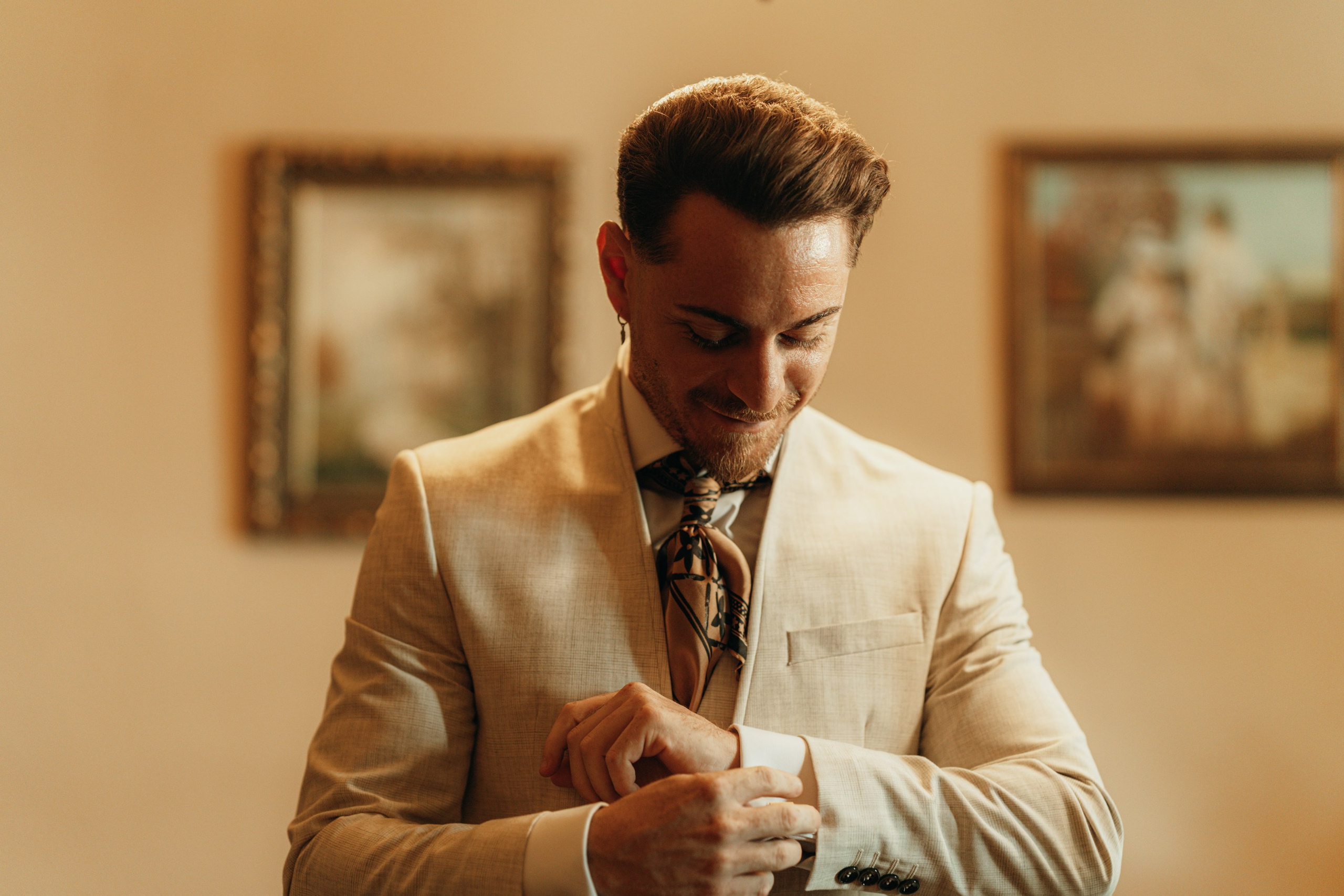 Fotografía y vídeo de bodas Alianza Weddings — novios en su boda