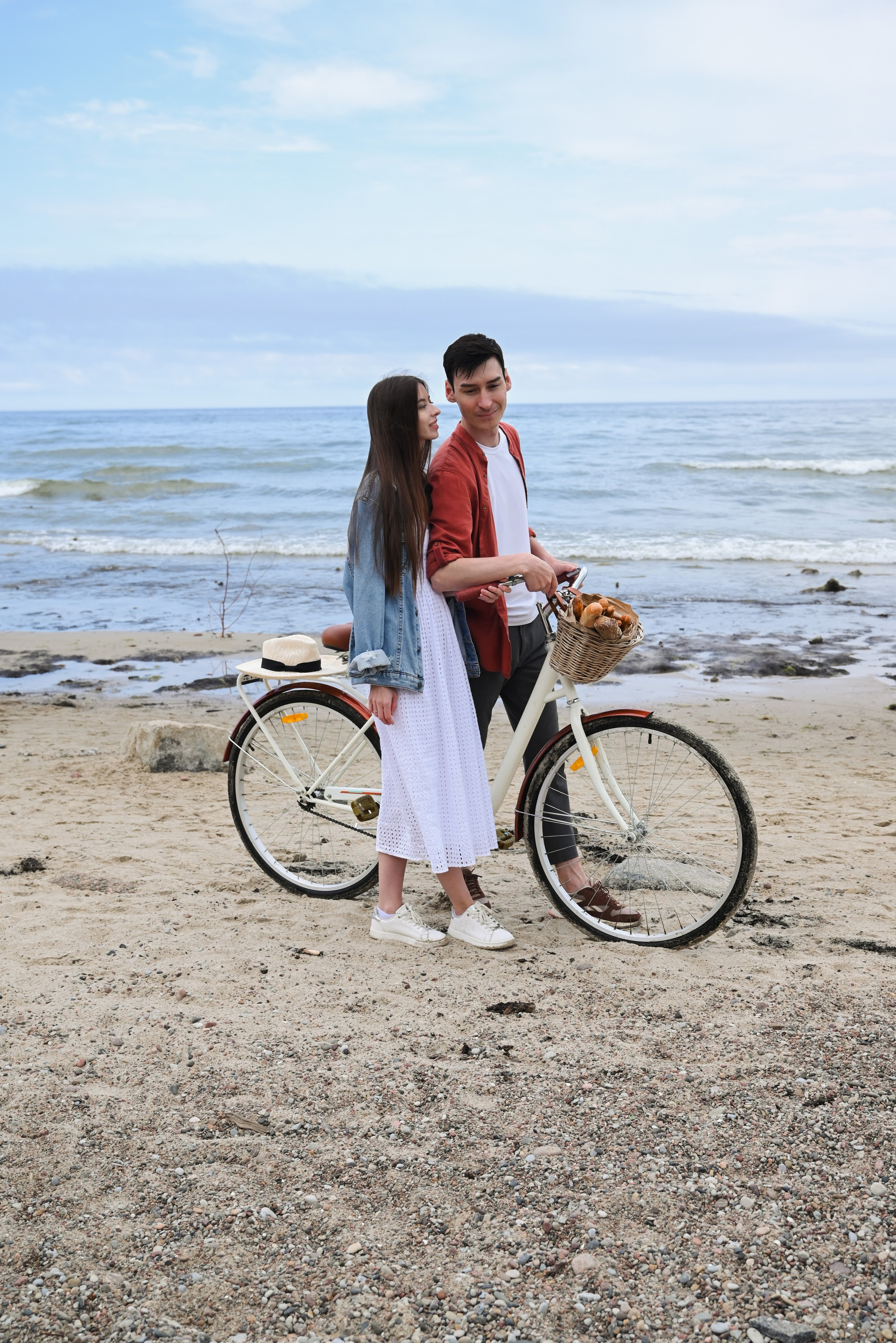 Love photography story on the riva of the see