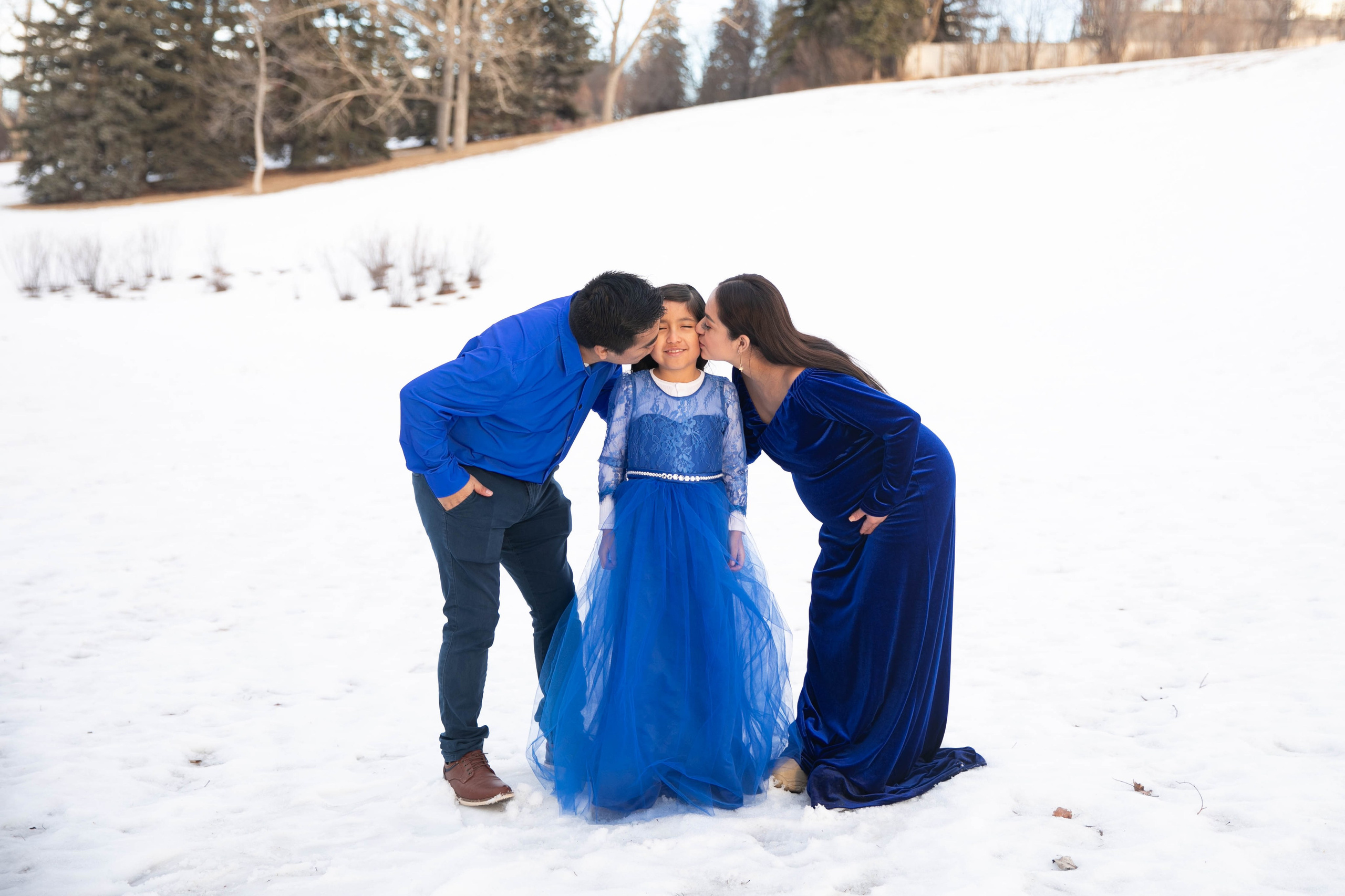 Maternity Photos — Confederation Park — Dulce. Fotografía accesible en Calgary