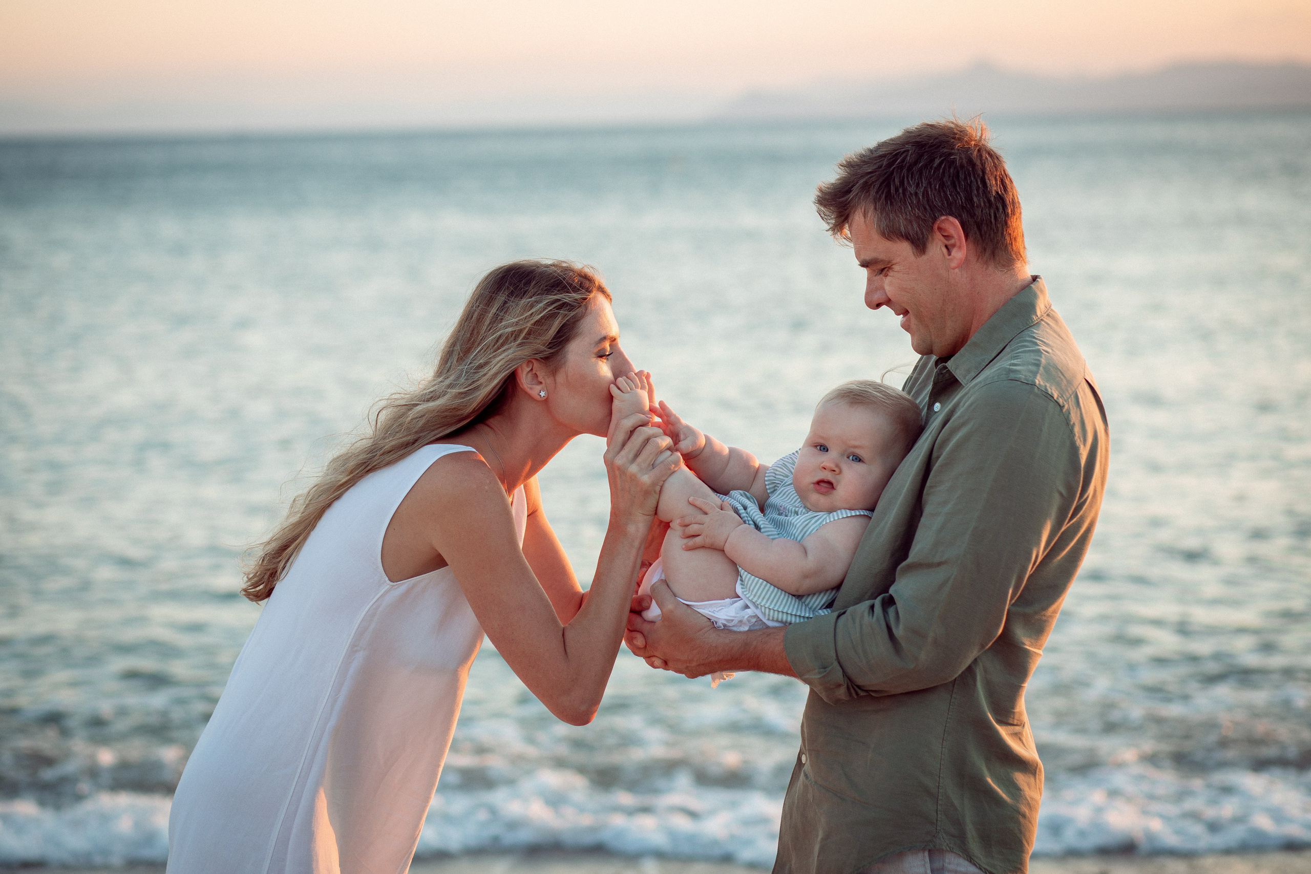 Barefoot Summer. Family Photographer in Greece